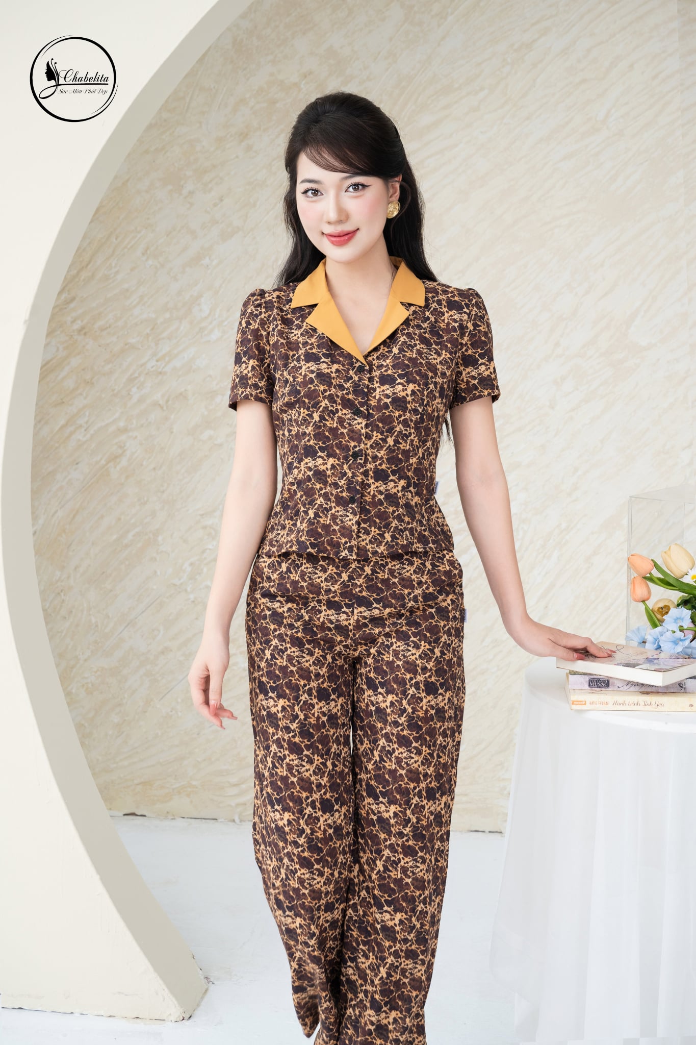 Sét bộ họa tiết áo sơ mi tay lỡ phối cổ màu nâu