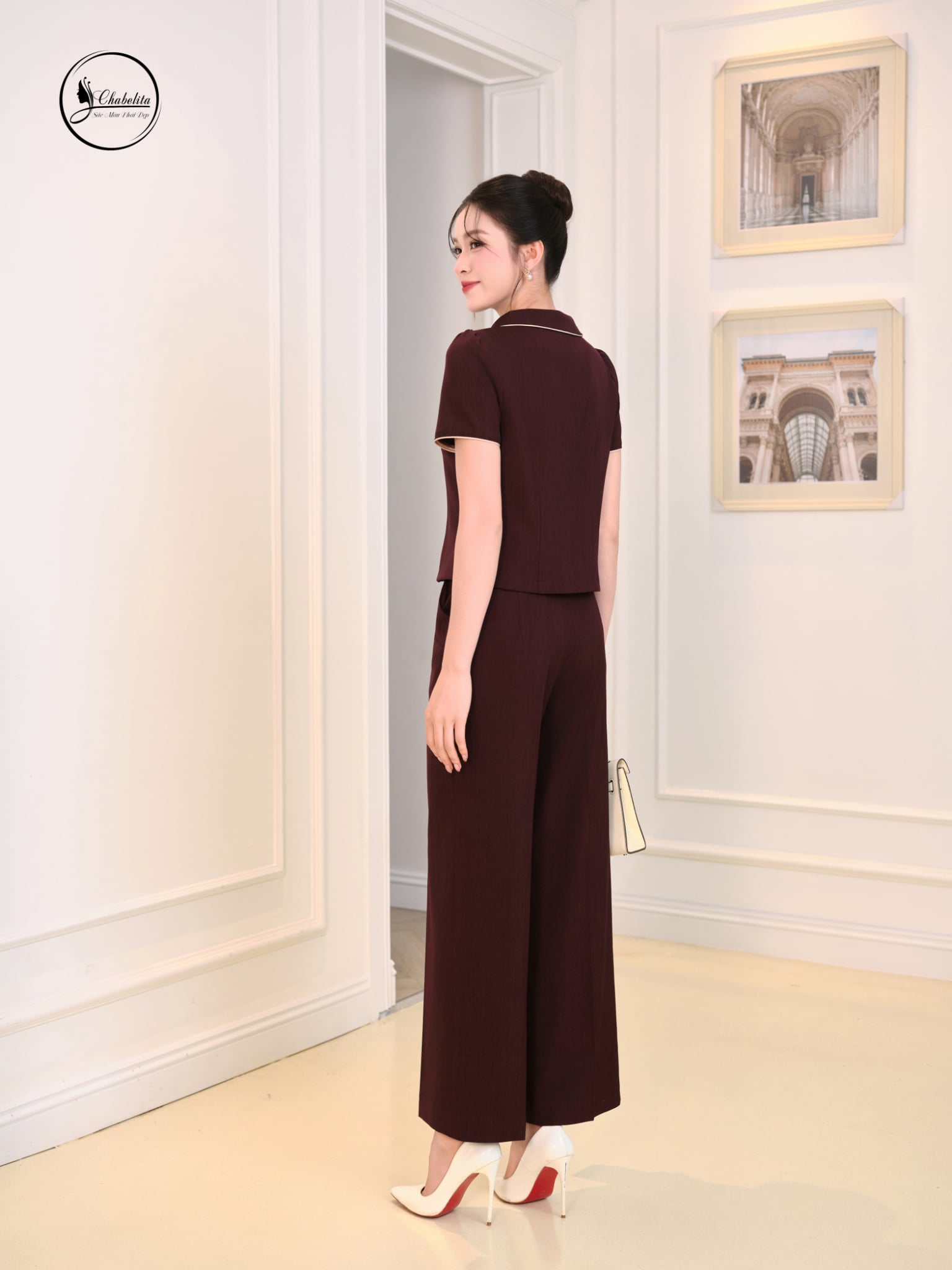 Áo sơ mi cổ sen phối viền đính hoa màu tím