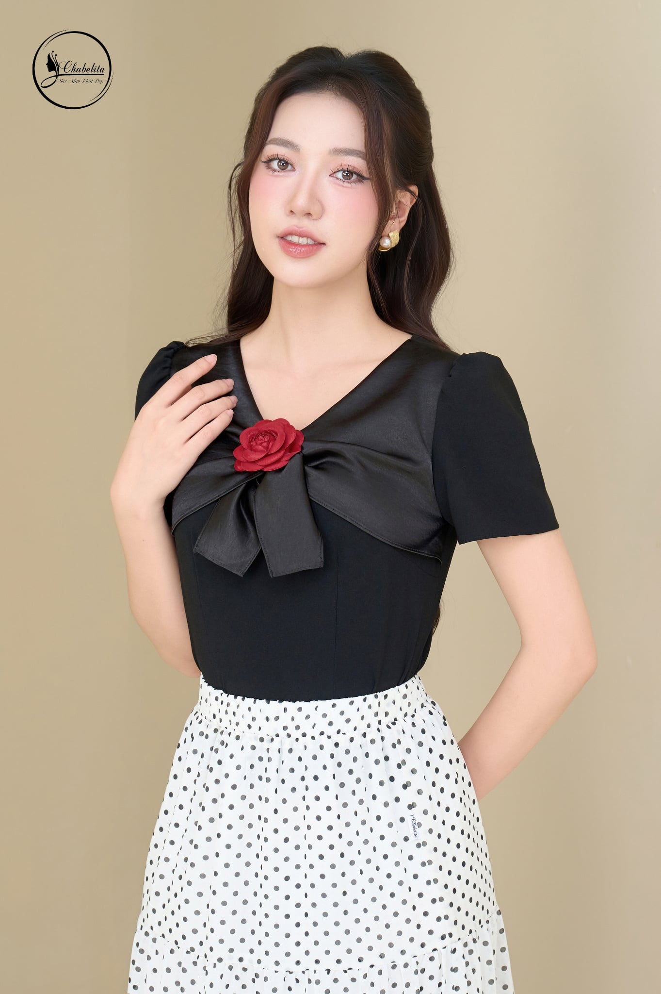 Áo sơ mi phối đen