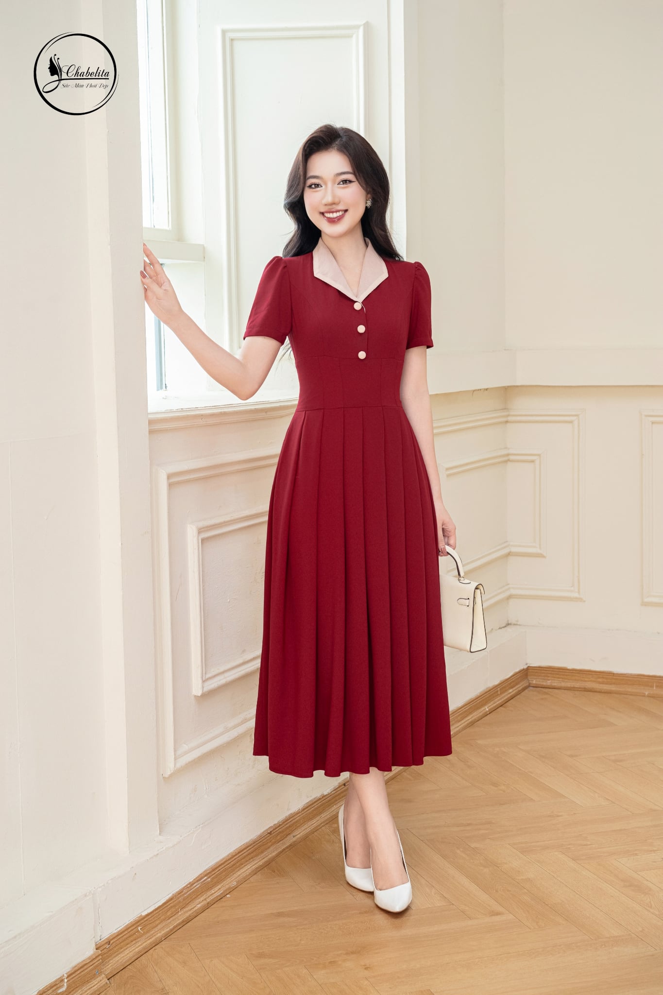 Đầm xòe tay lỡ phối cổ màu đỏ đô