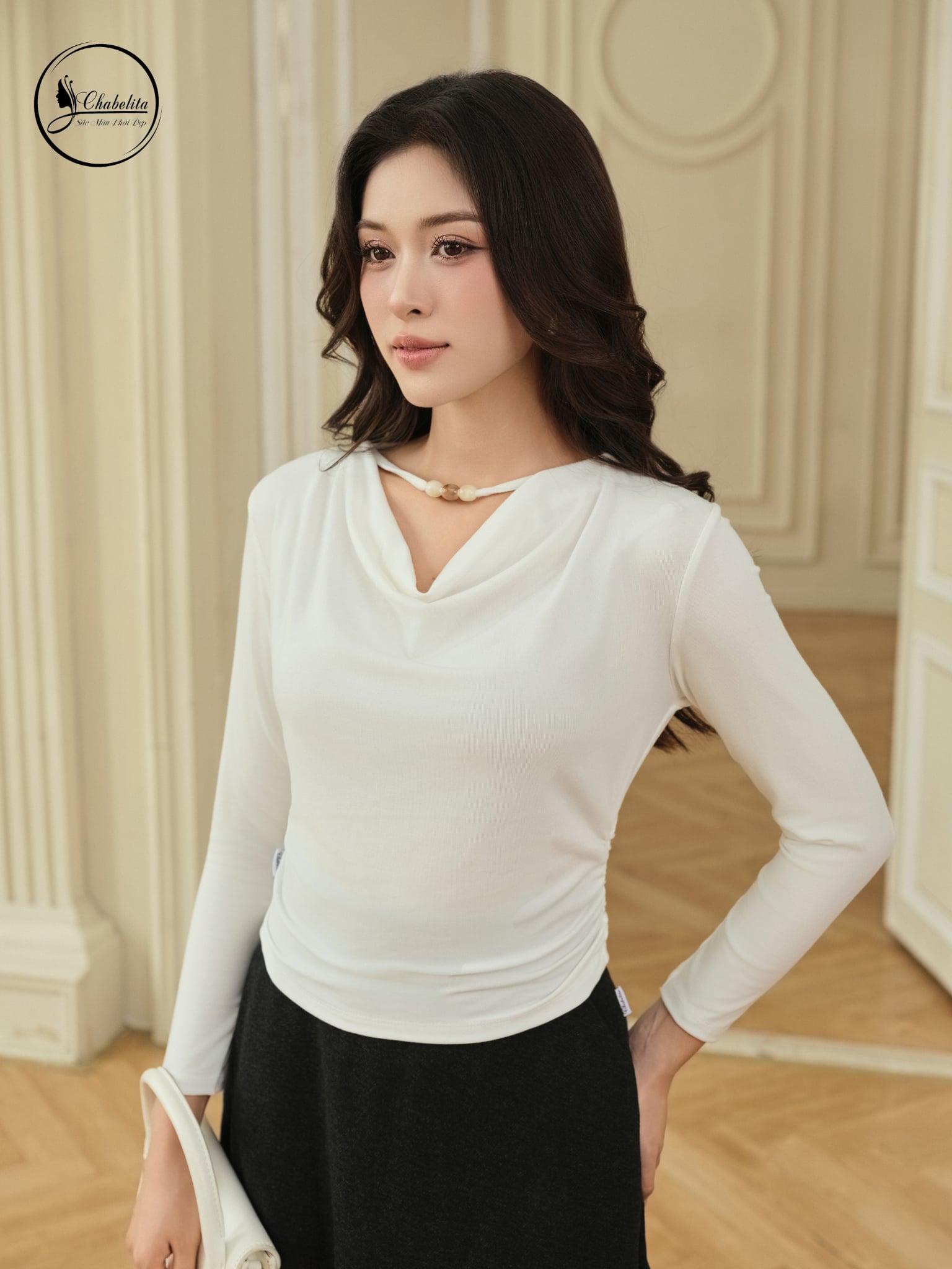 Áo cotton cổ đổ màu trắng