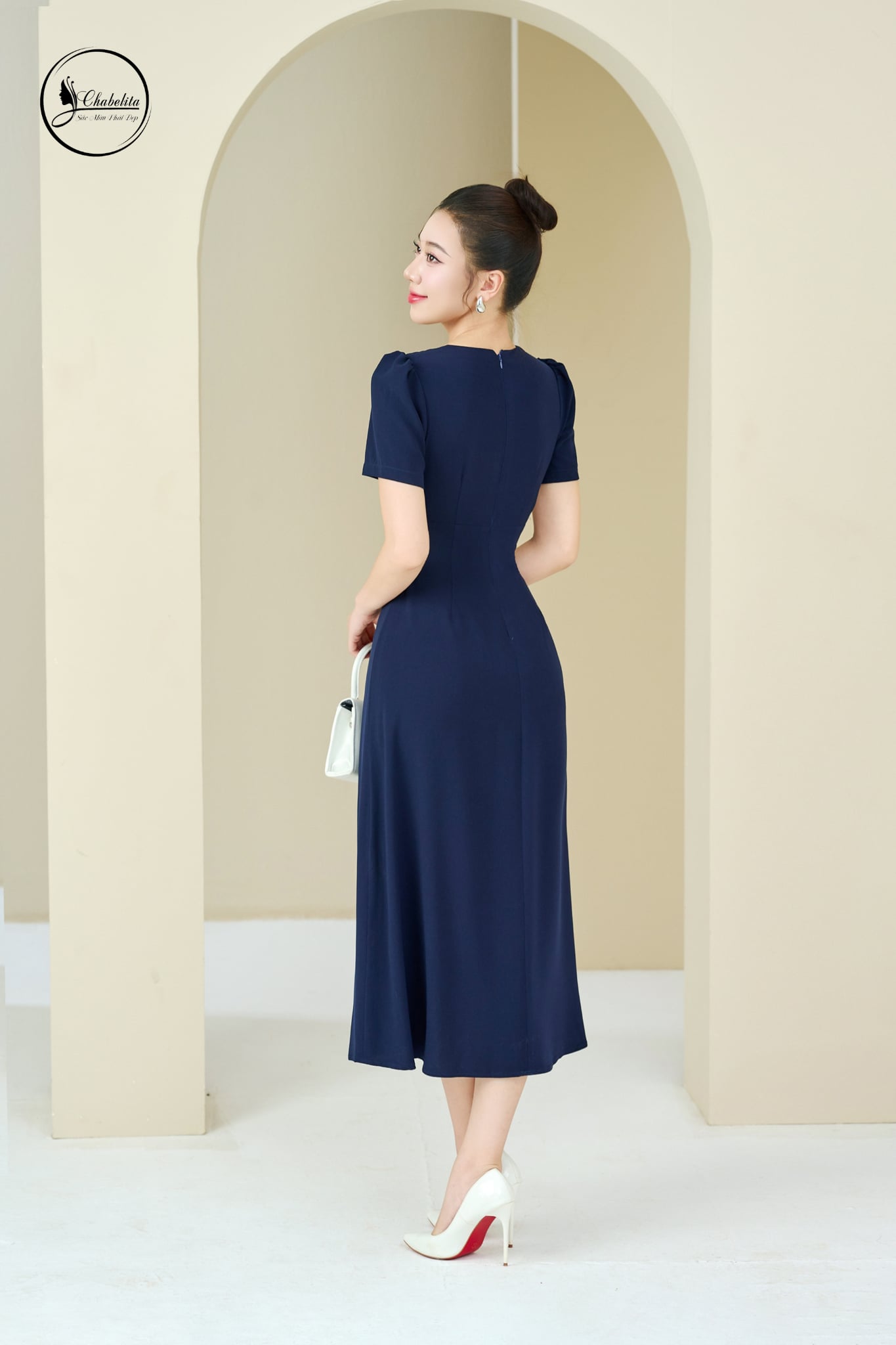 Đầm tay lỡ cổ vuông đính hoa nhí màu xanh than