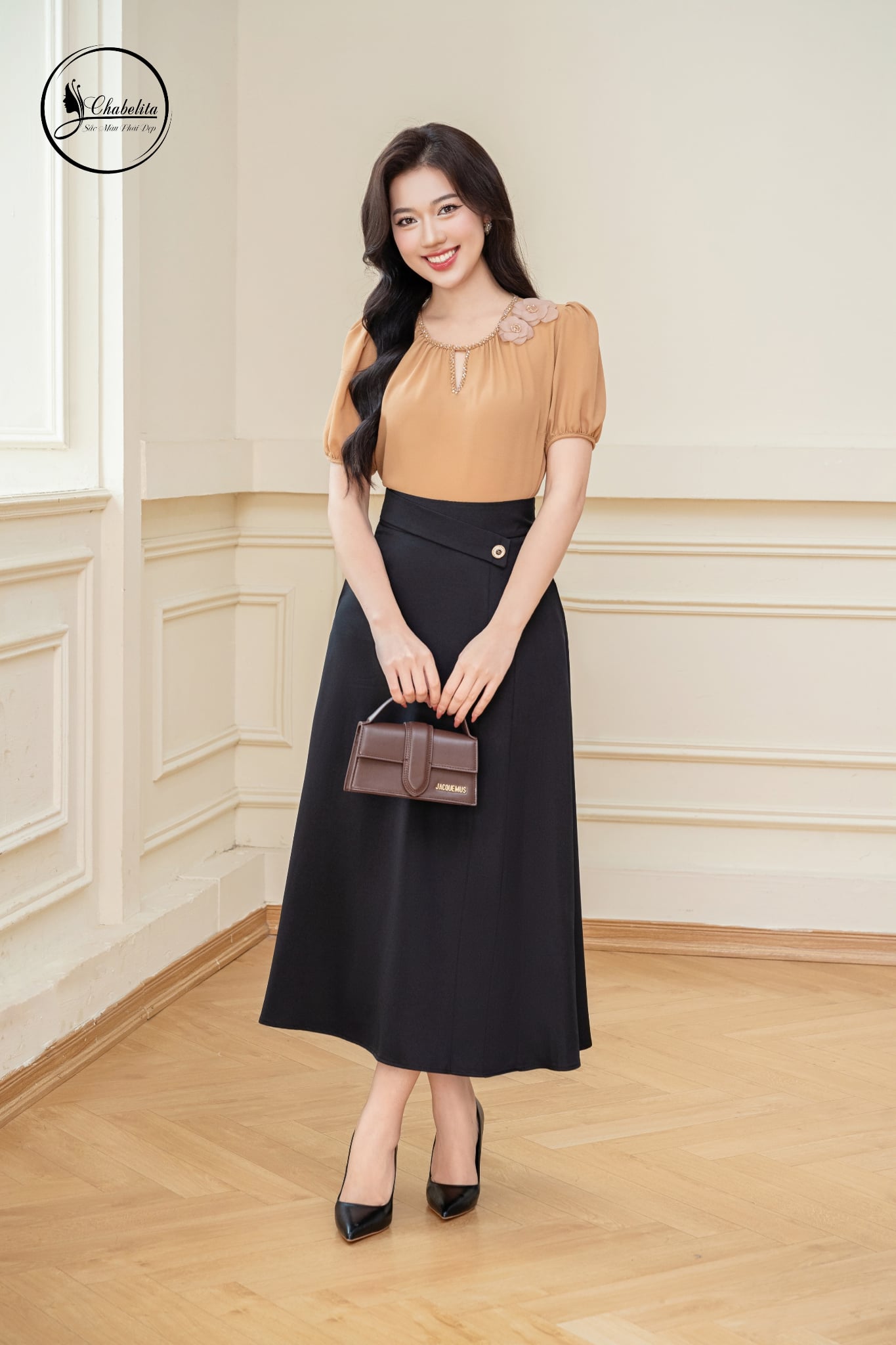 Áo sơ mi cổ tròn đính đá màu nâu