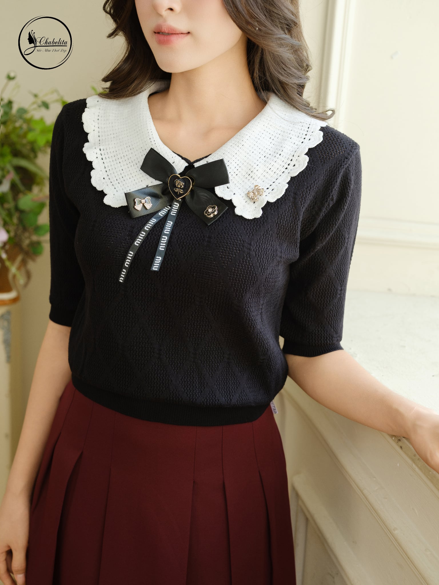 Áo len phối cổ màu đen