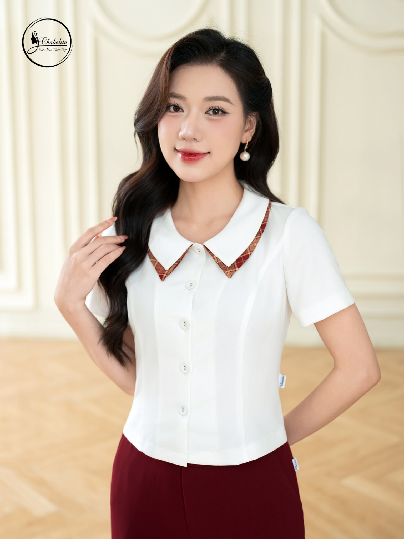 Áo sơ mi cổ phối màu trắng