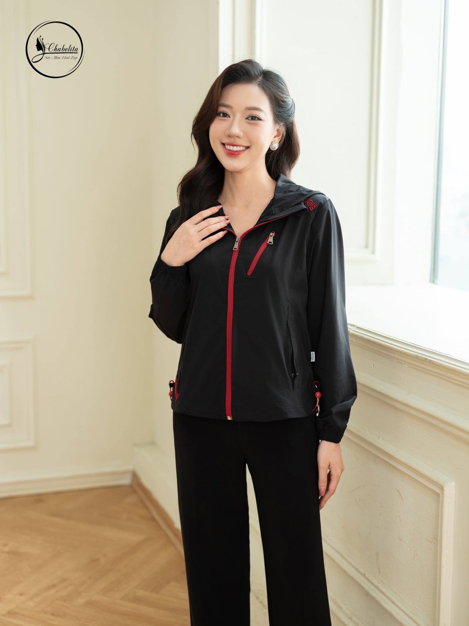 Áo khoác gió có mũ màu đen