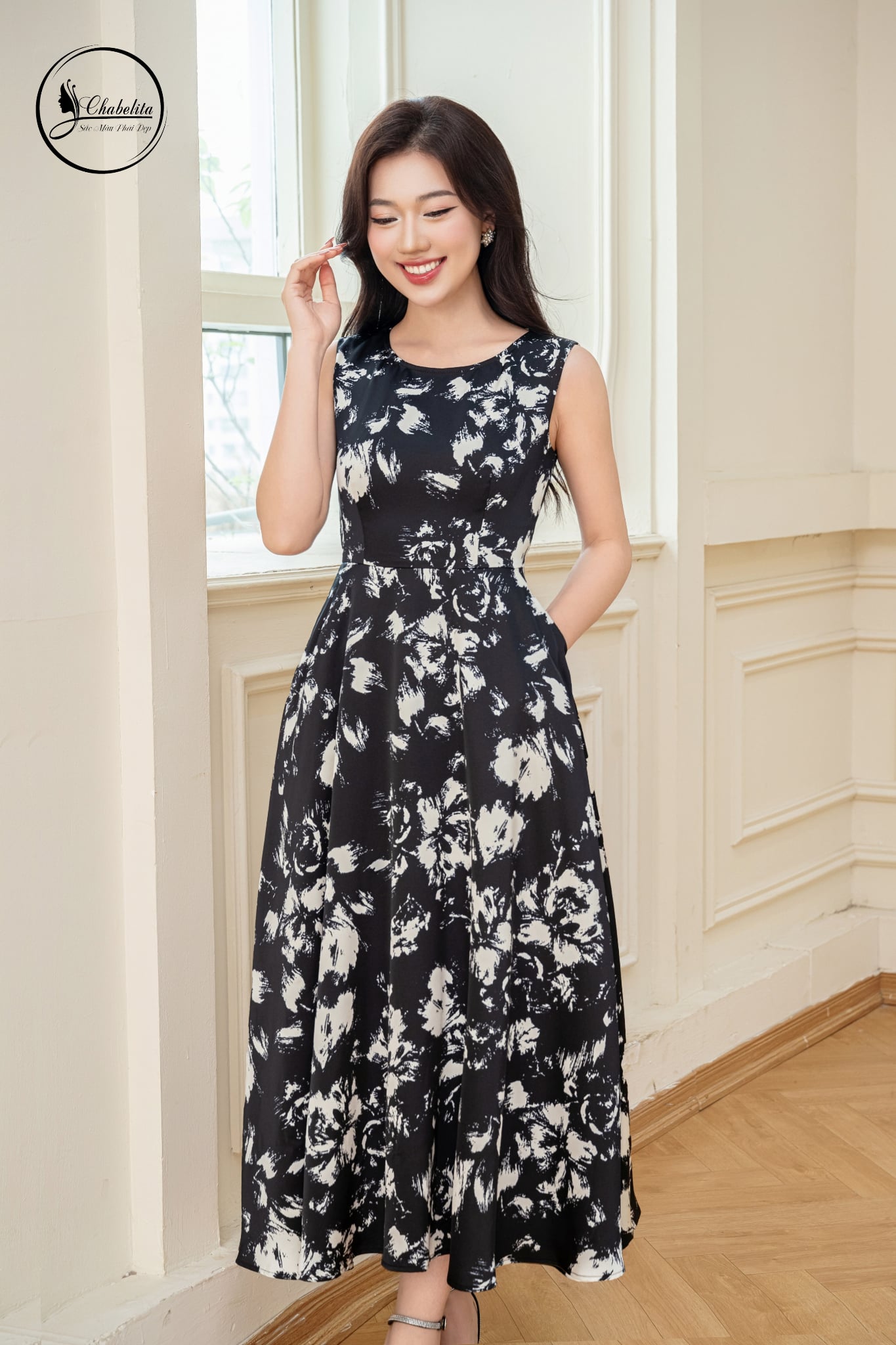 Đầm xòe sát nách màu đen