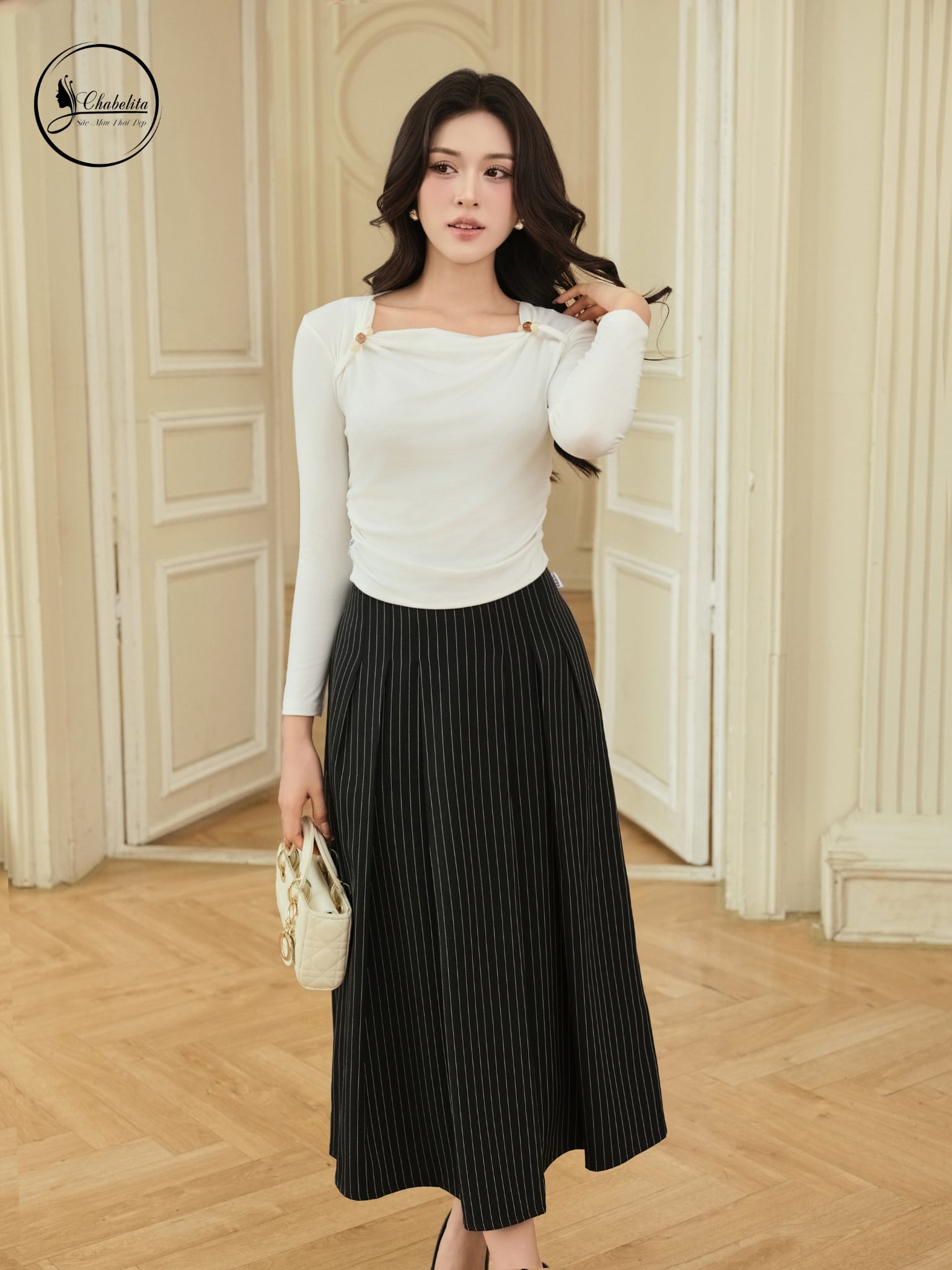 Áo cotton cổ vuông màu trắng