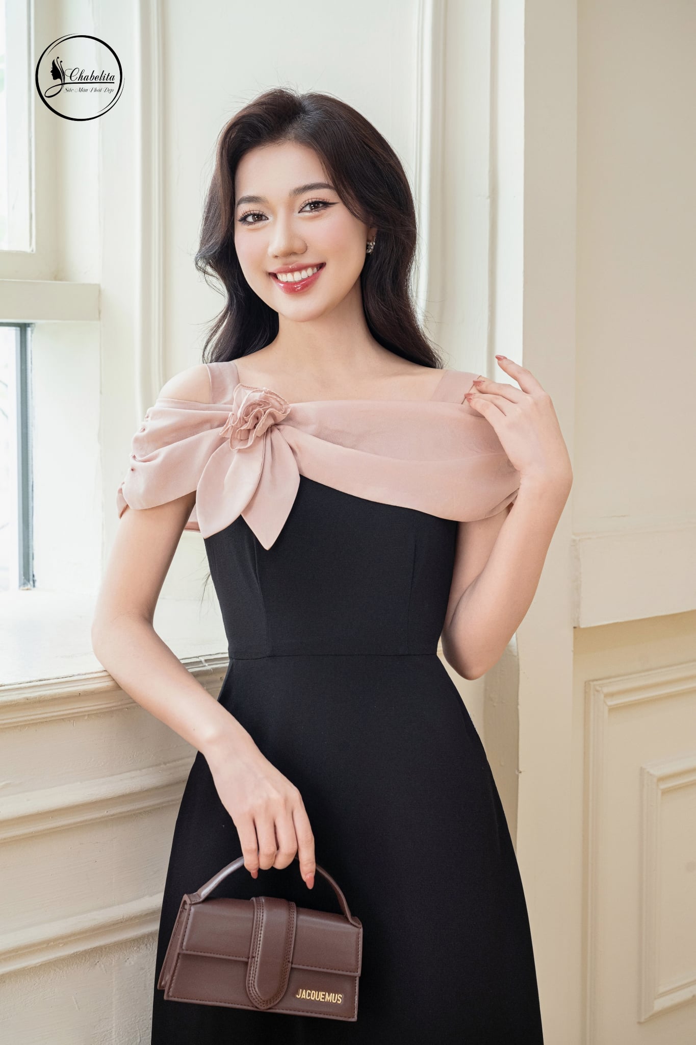 Đầm xòe trễ vai phối màu nâu