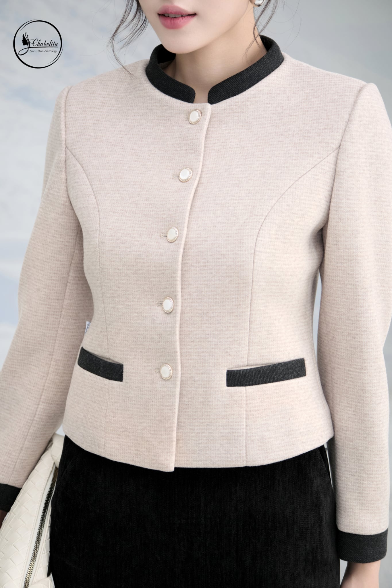 Áo vest cổ 3 phân phối màu be