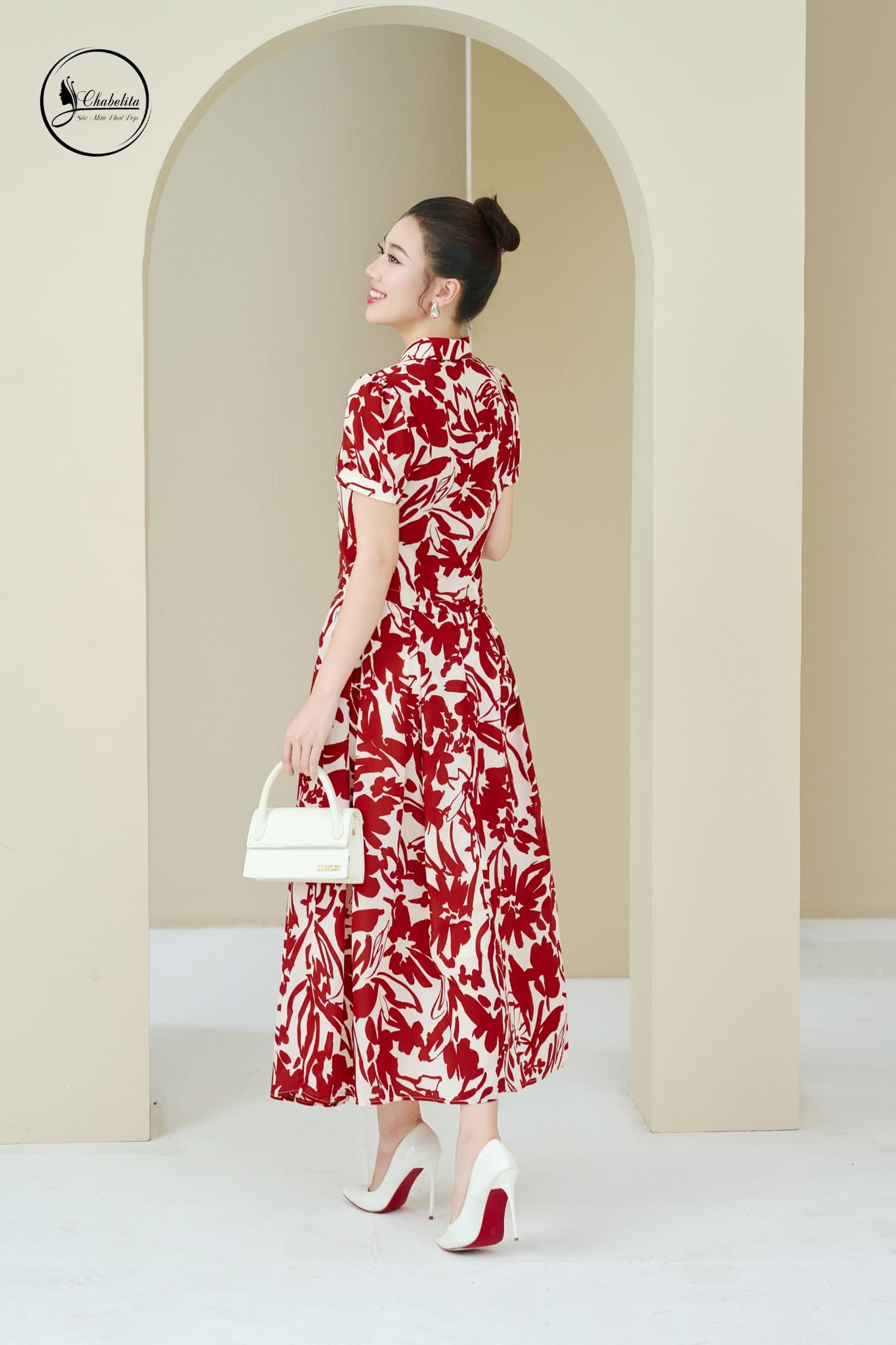 Sét bộ áo sơ mi phối chân váy màu đỏ