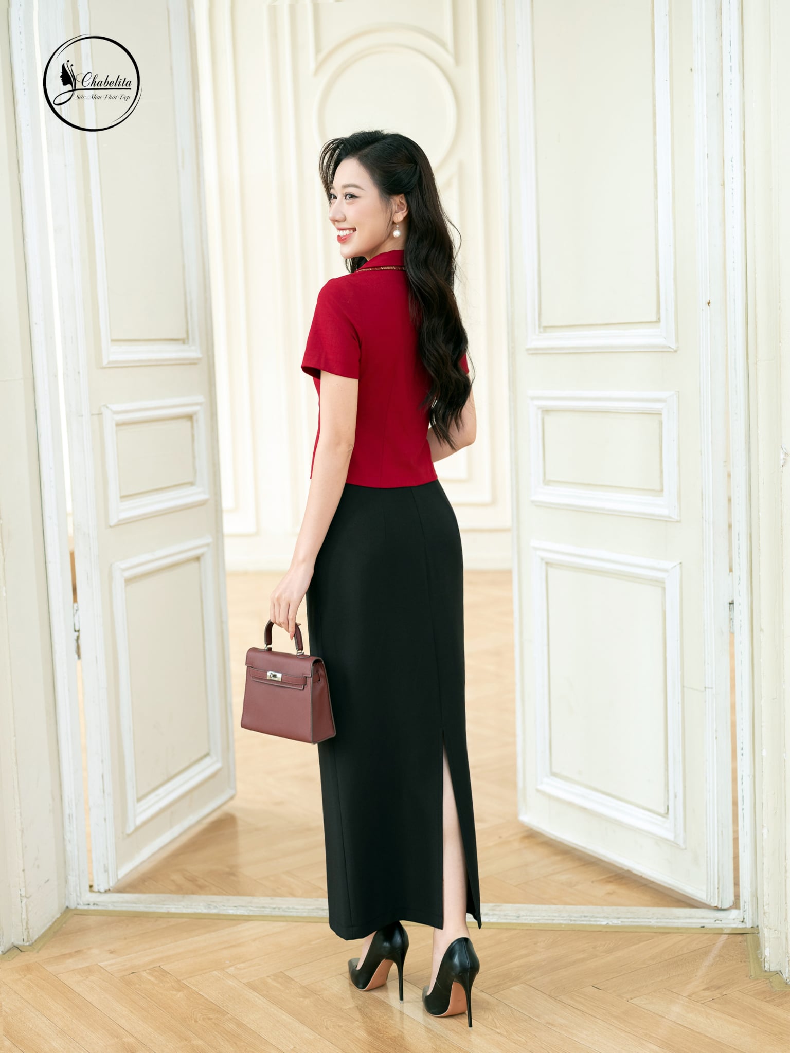 Áo sơ mi cổ phối màu đỏ