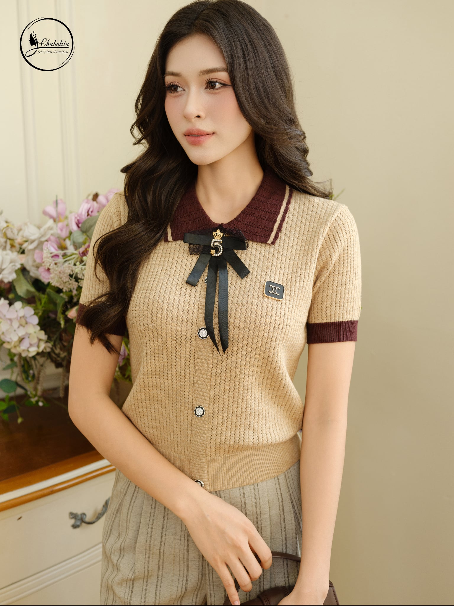 Áo len cổ phối màu be