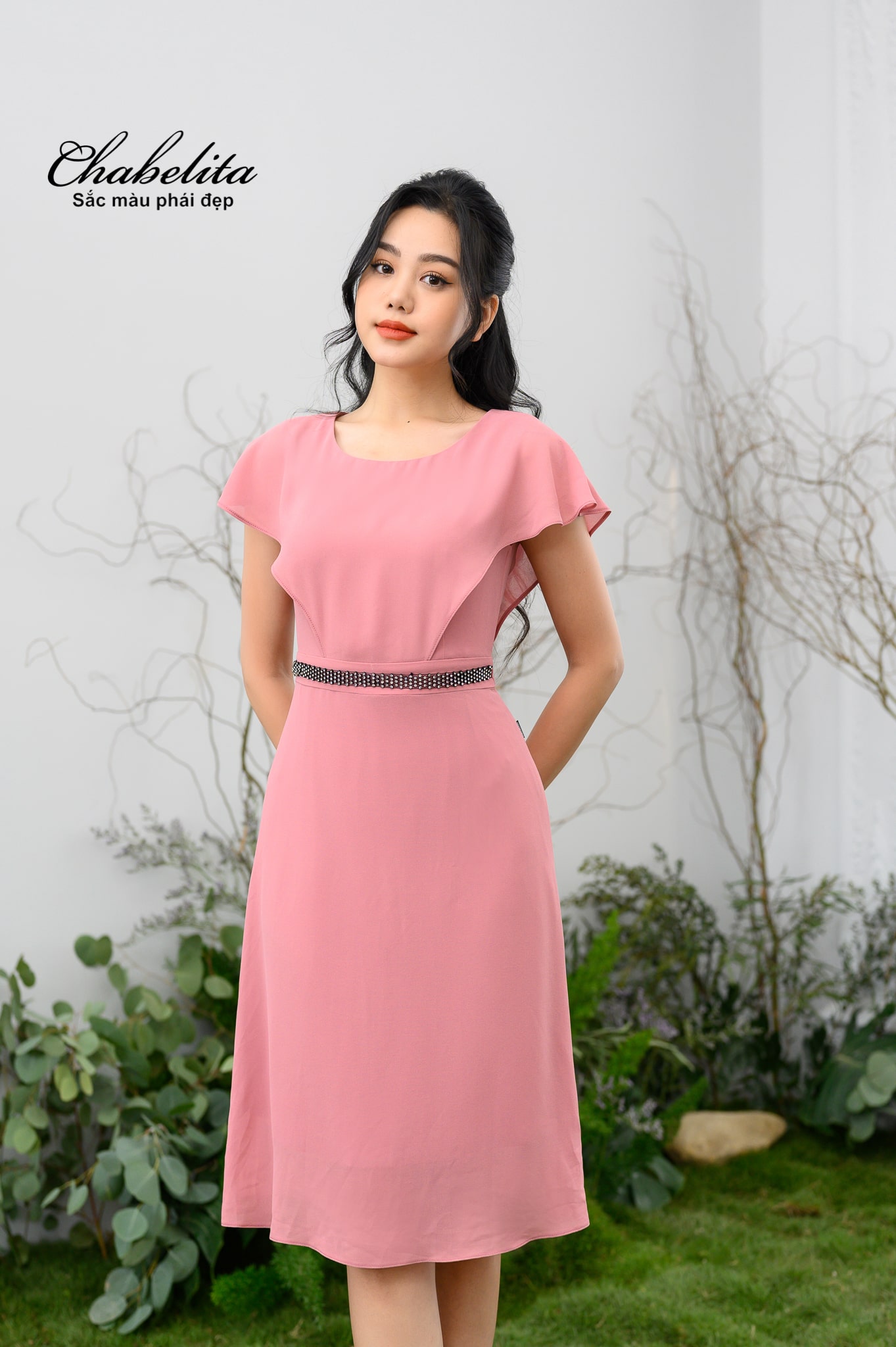 Đầm von đính đá eo màu hồng