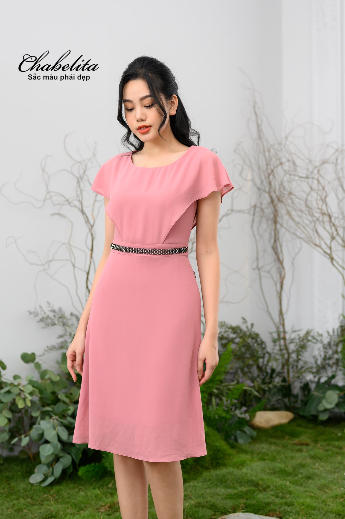 Đầm von đính đá eo màu hồng