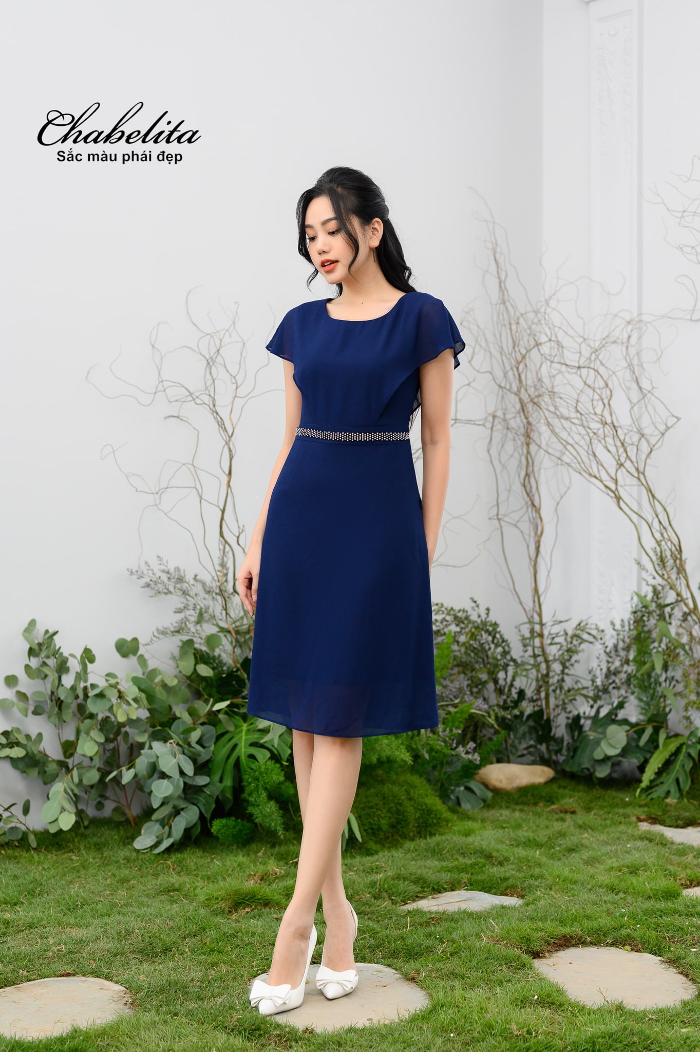 Đầm von đính đá eo màu xanh