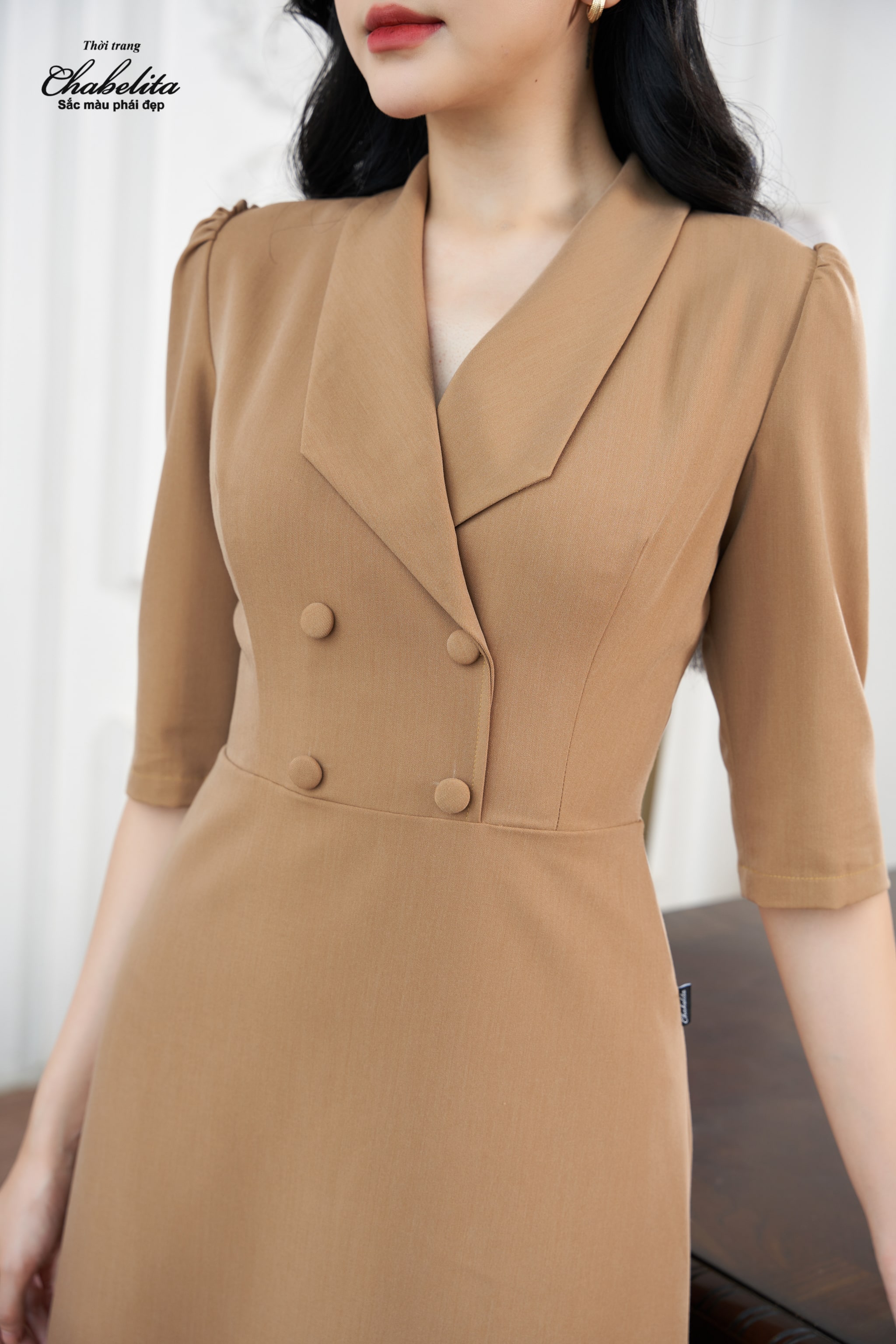 Đầm can eo màu be