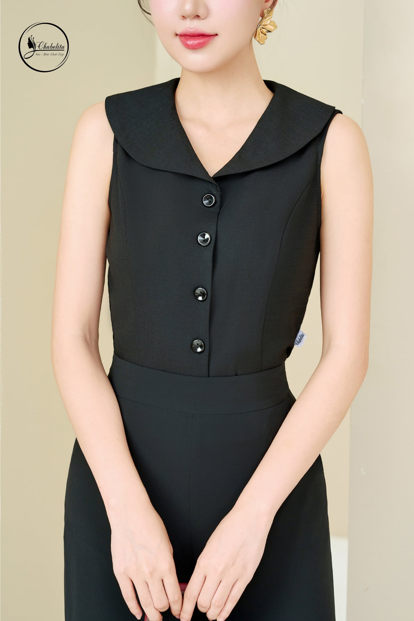 Áo sát nách cổ sen lớn màu đen