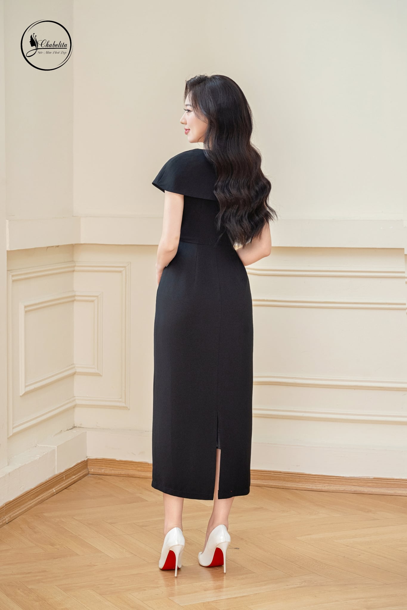 Đầm xòe sát nách màu đen