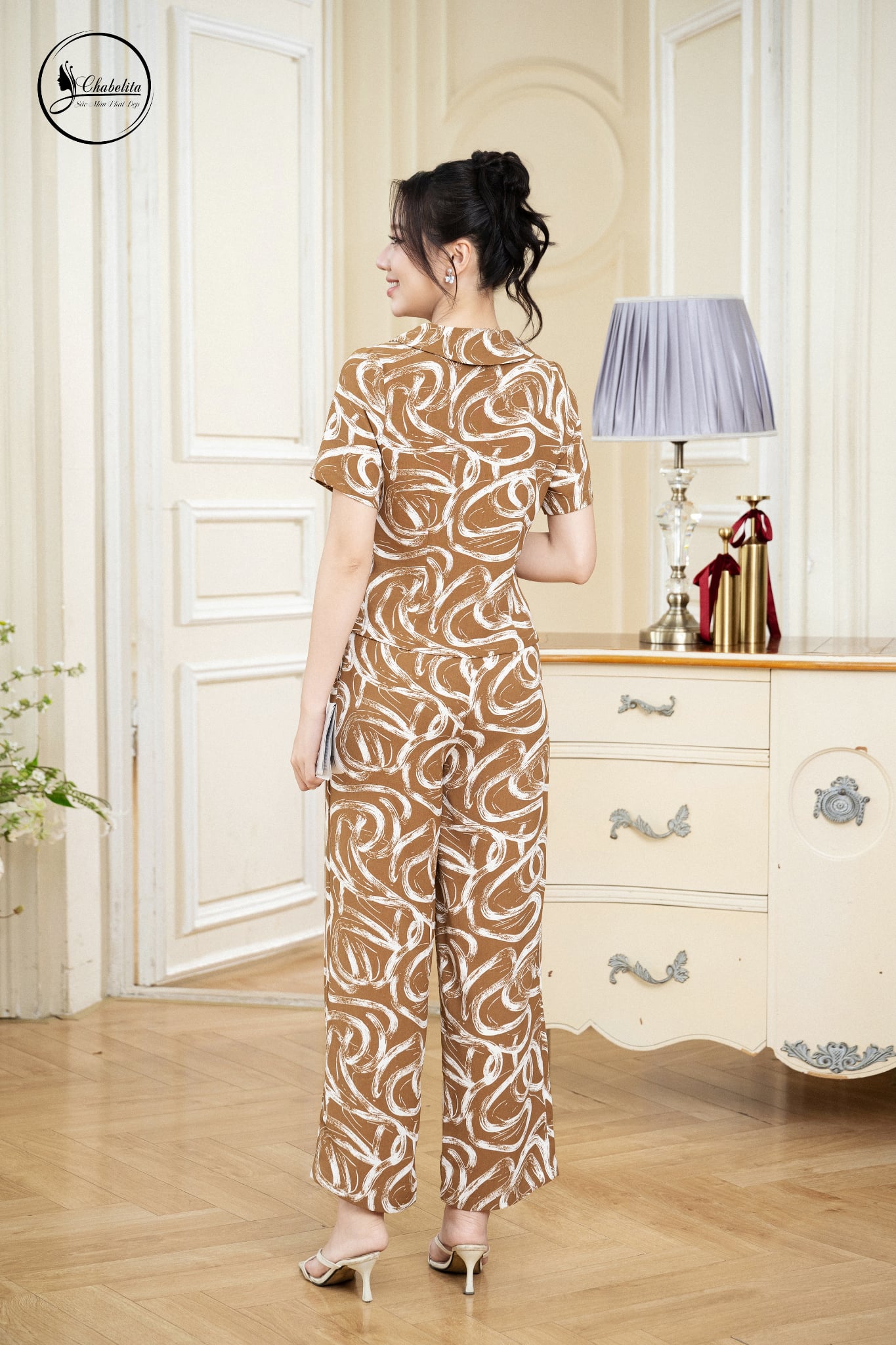 Bộ họa tiết tay cộc màu nâu