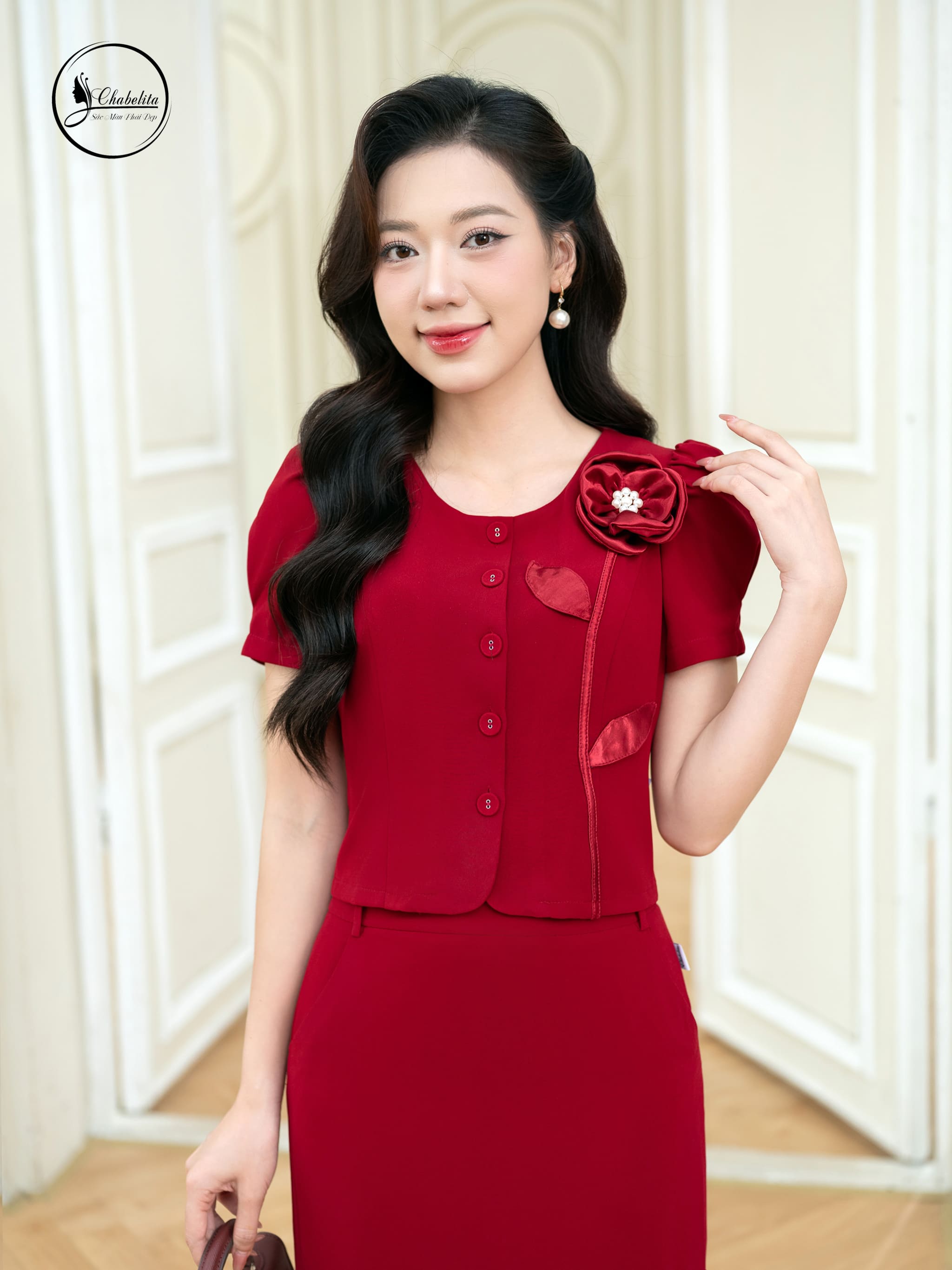 Bộ đính hoa màu đỏ