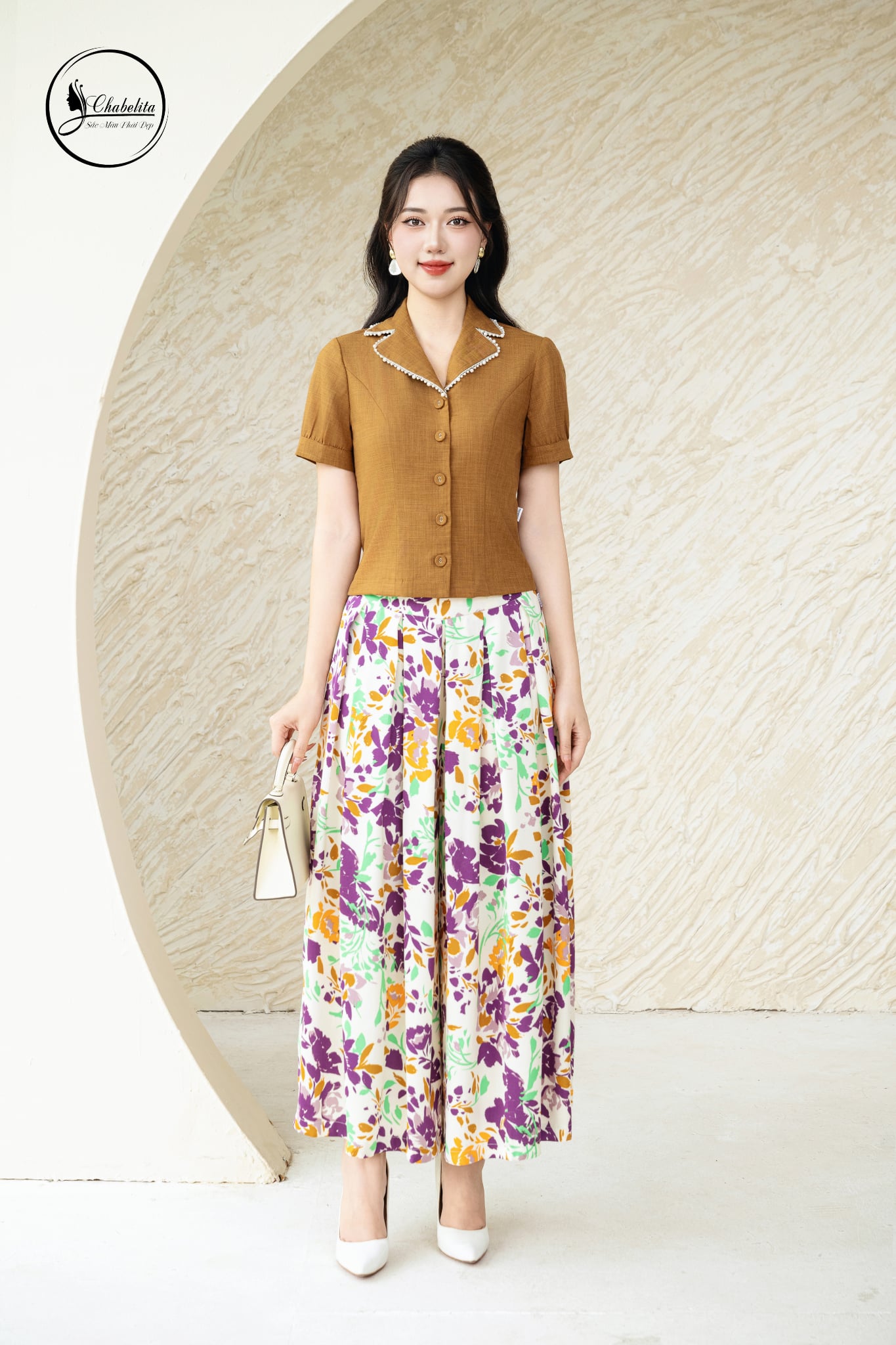 Áo sơ mi cổ vest phối viền màu nâu