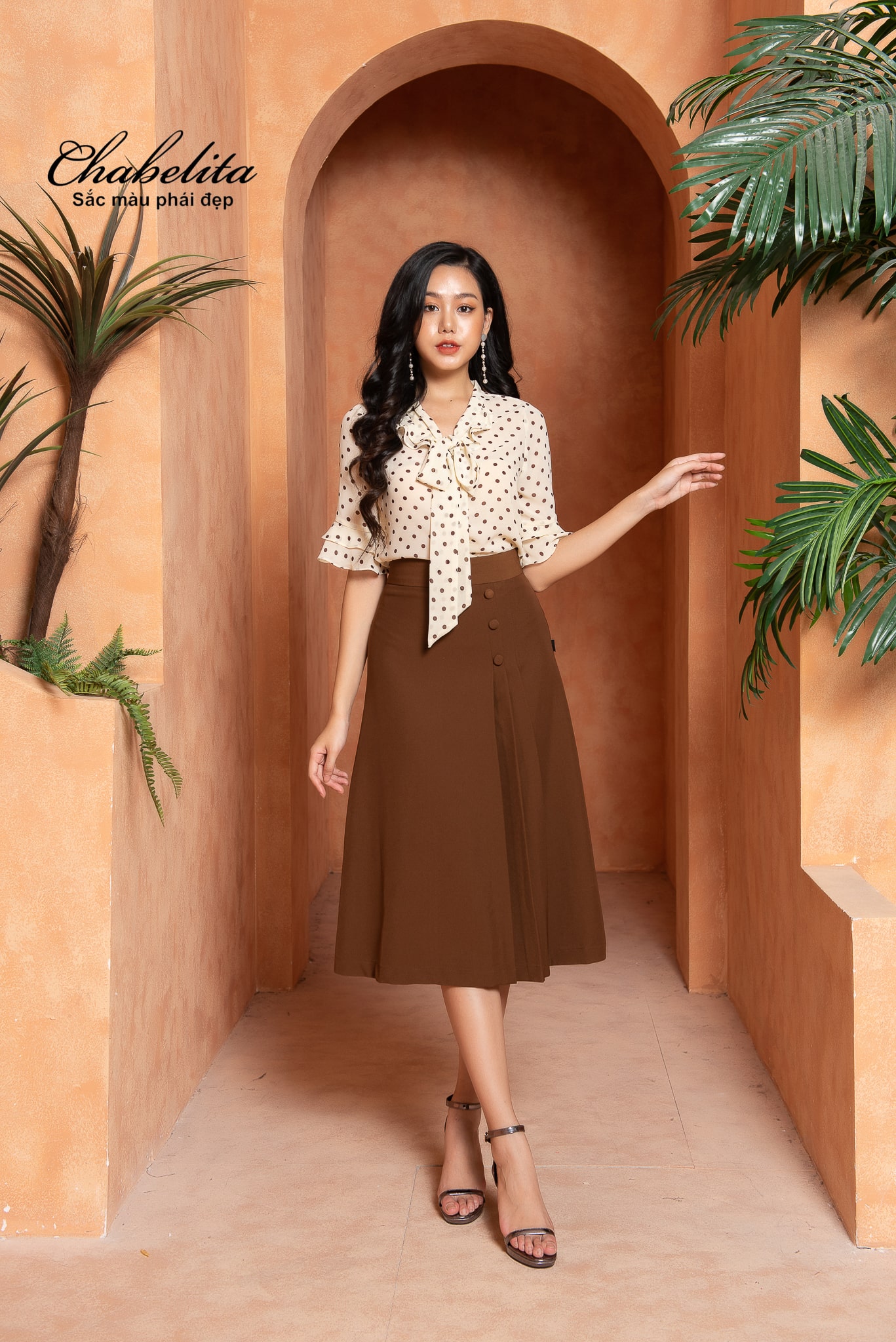 chân váy ly 3 khuy màu be