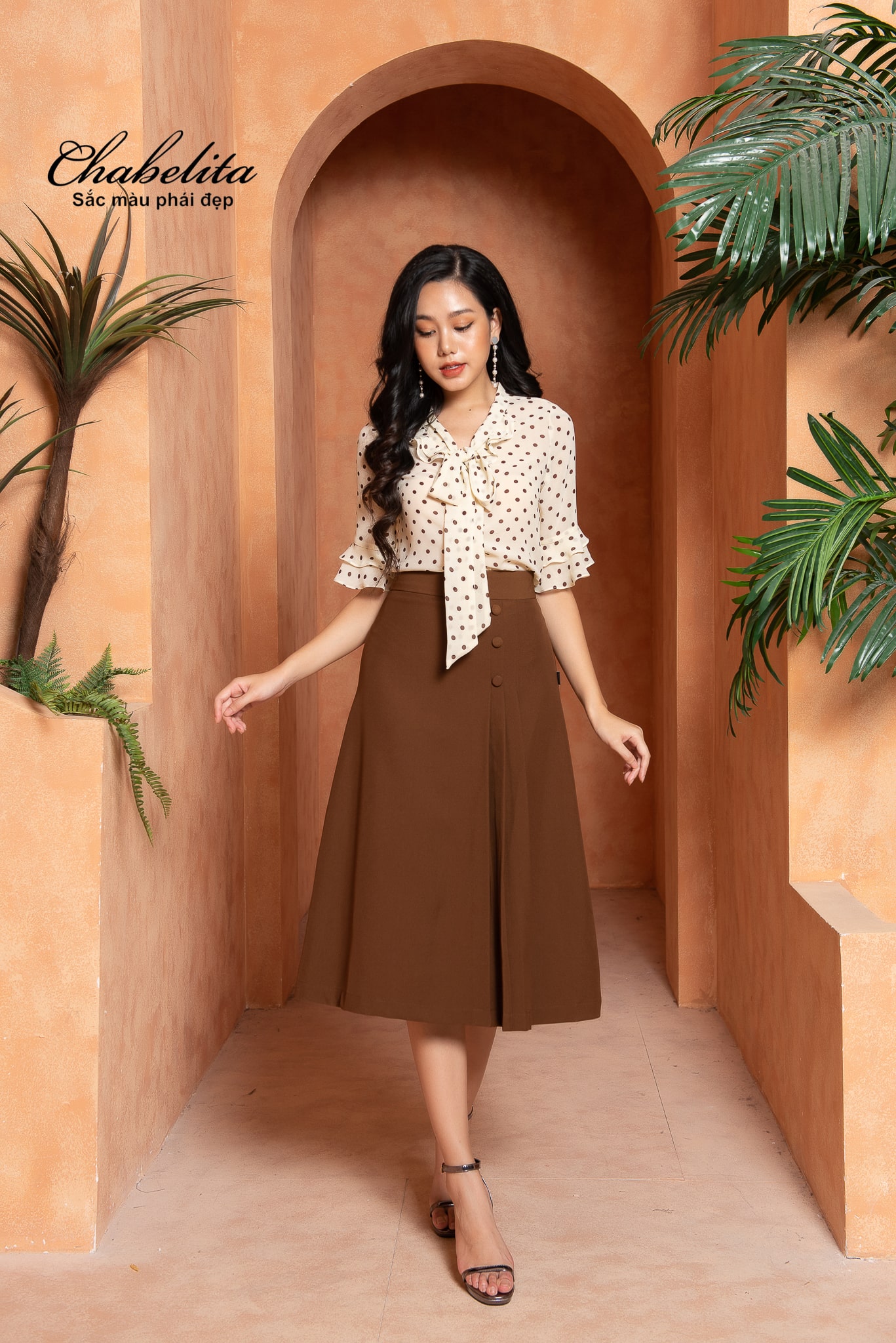 chân váy ly 3 khuy màu be