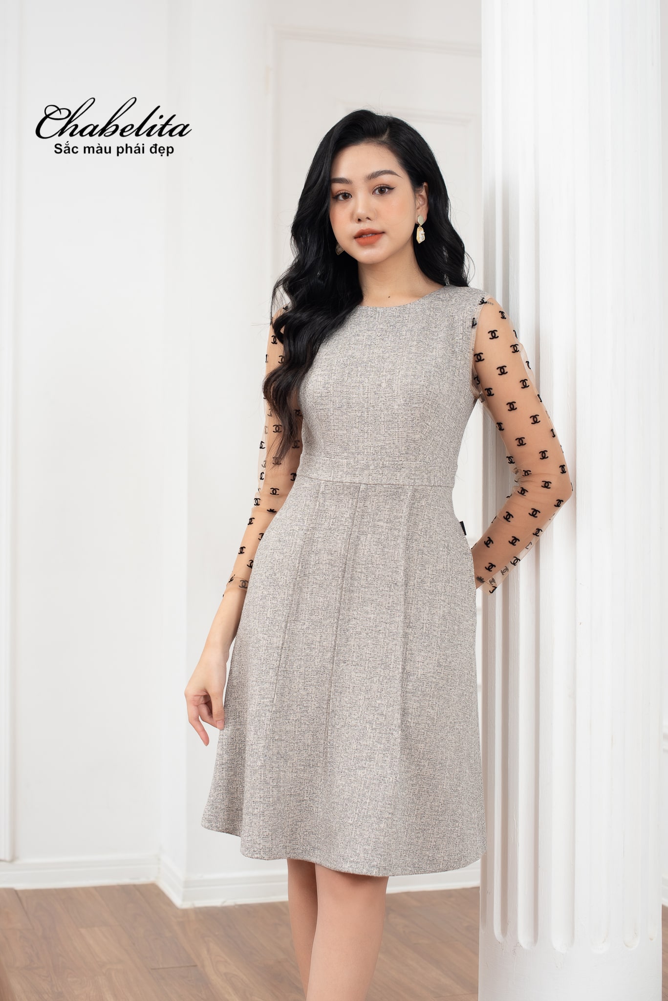 Đầm bèo tầng hoa màu xám