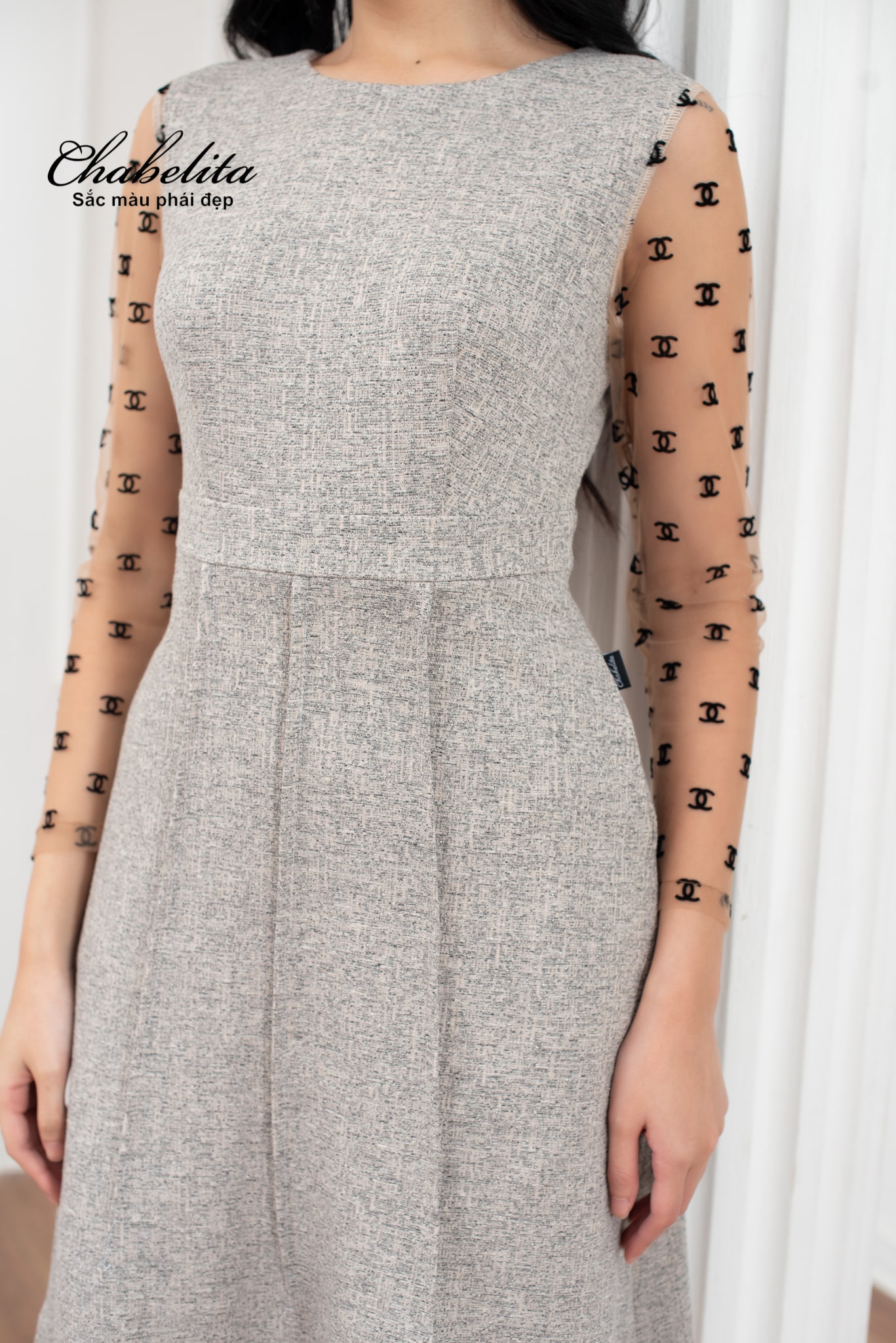 Đầm bèo tầng hoa màu xám