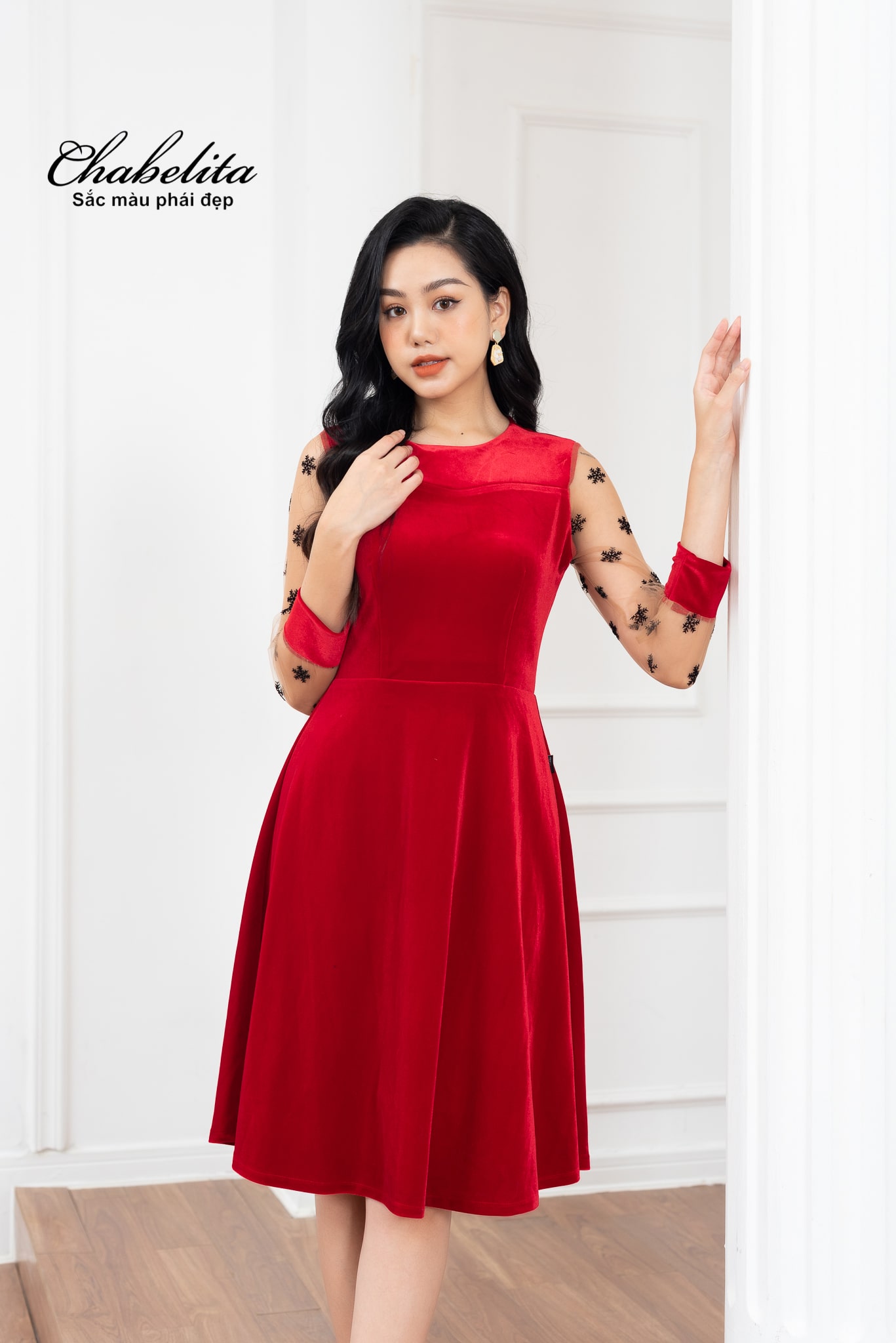 Đầm nhung A phối tay màu đỏ