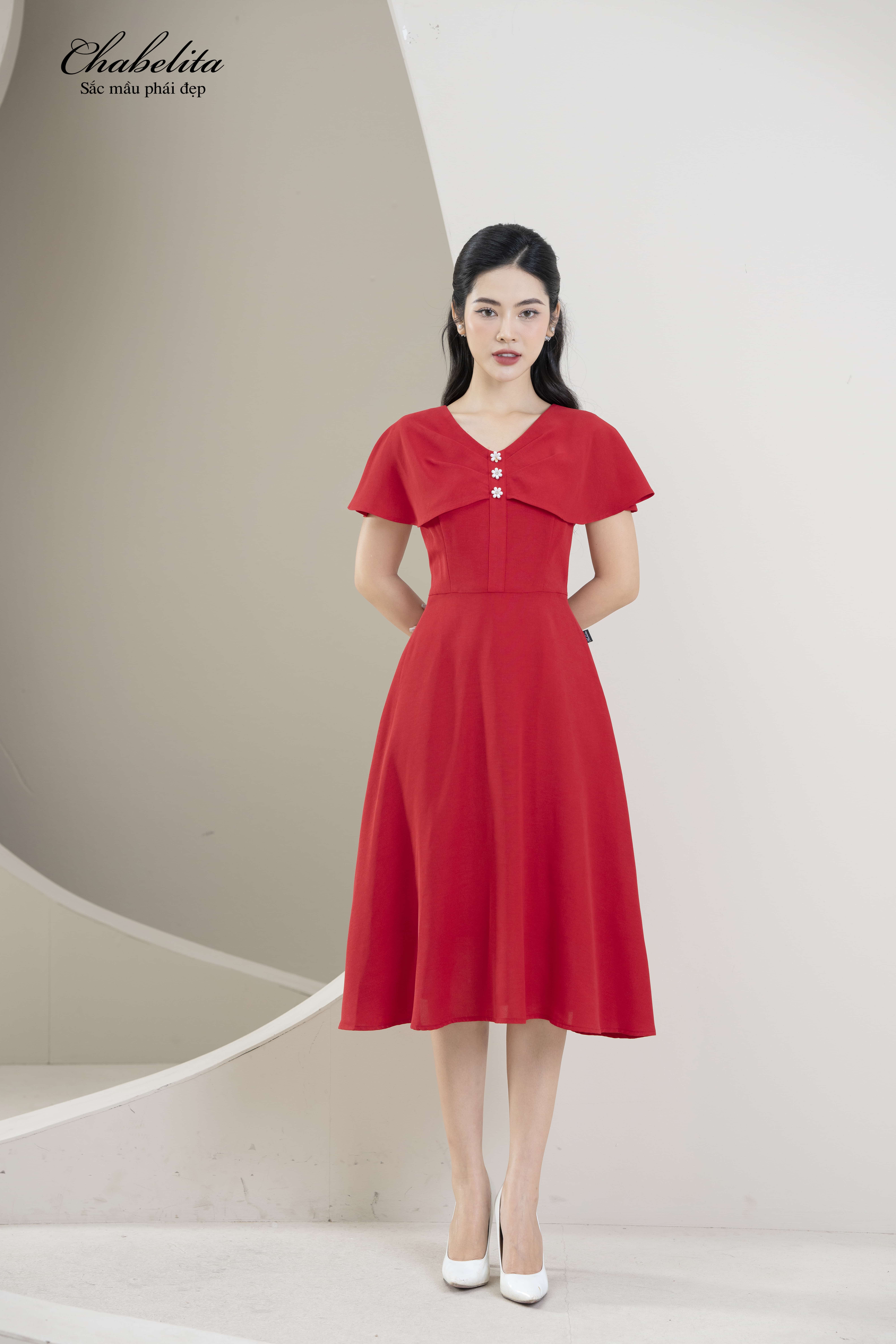 Đầm đính ngọc màu đỏ