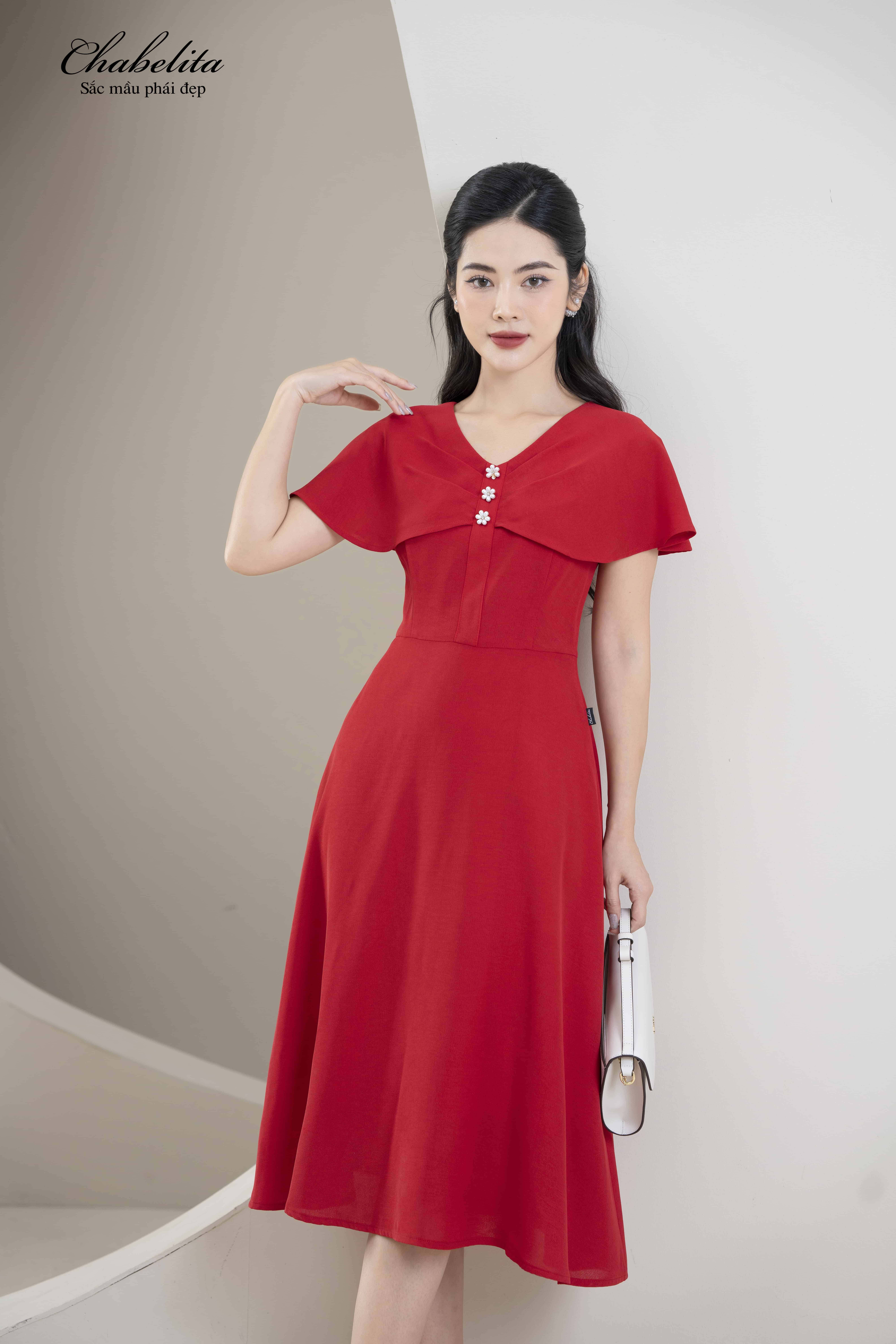 Đầm đính ngọc màu đỏ