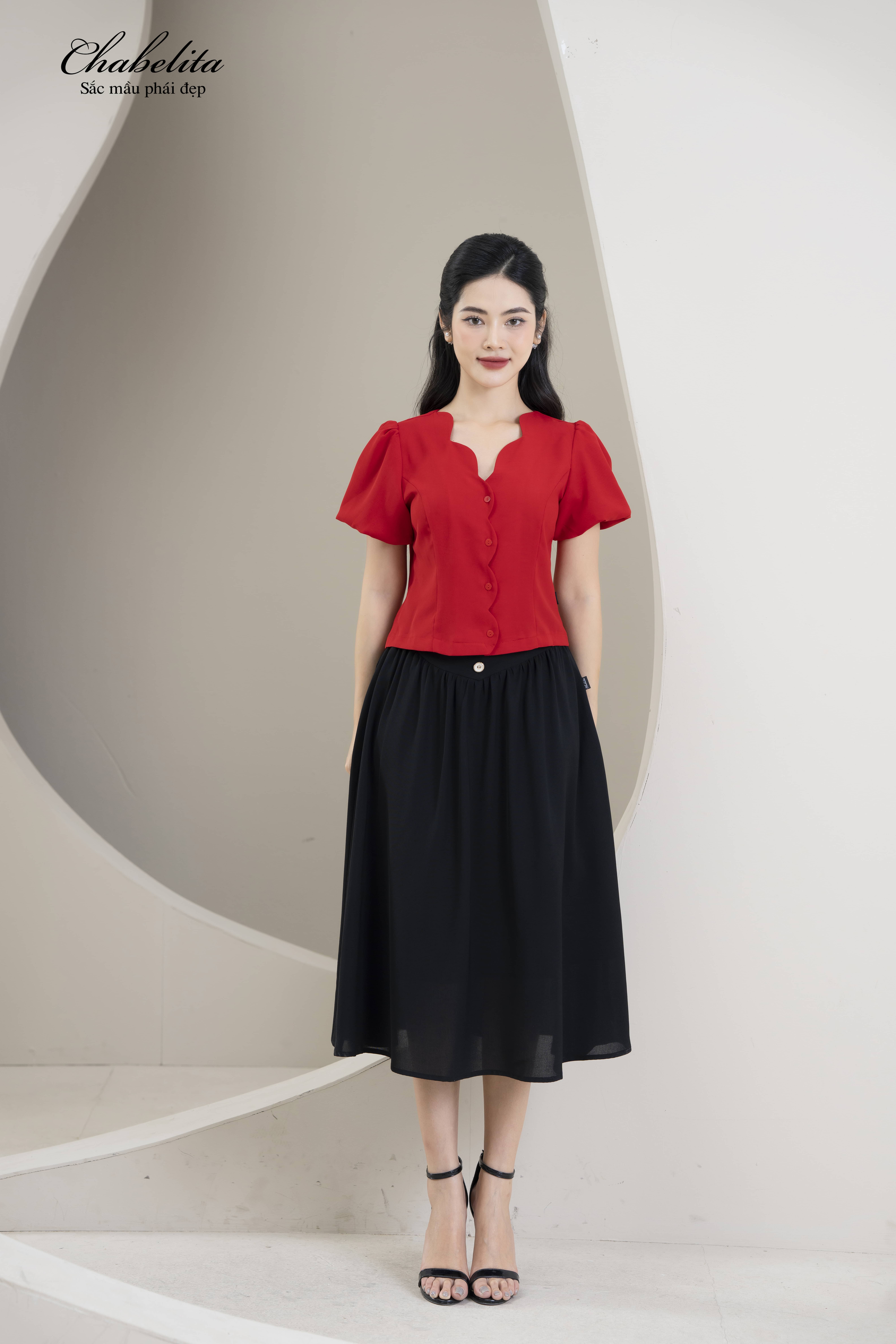 Áo cổ lướt màu đỏ