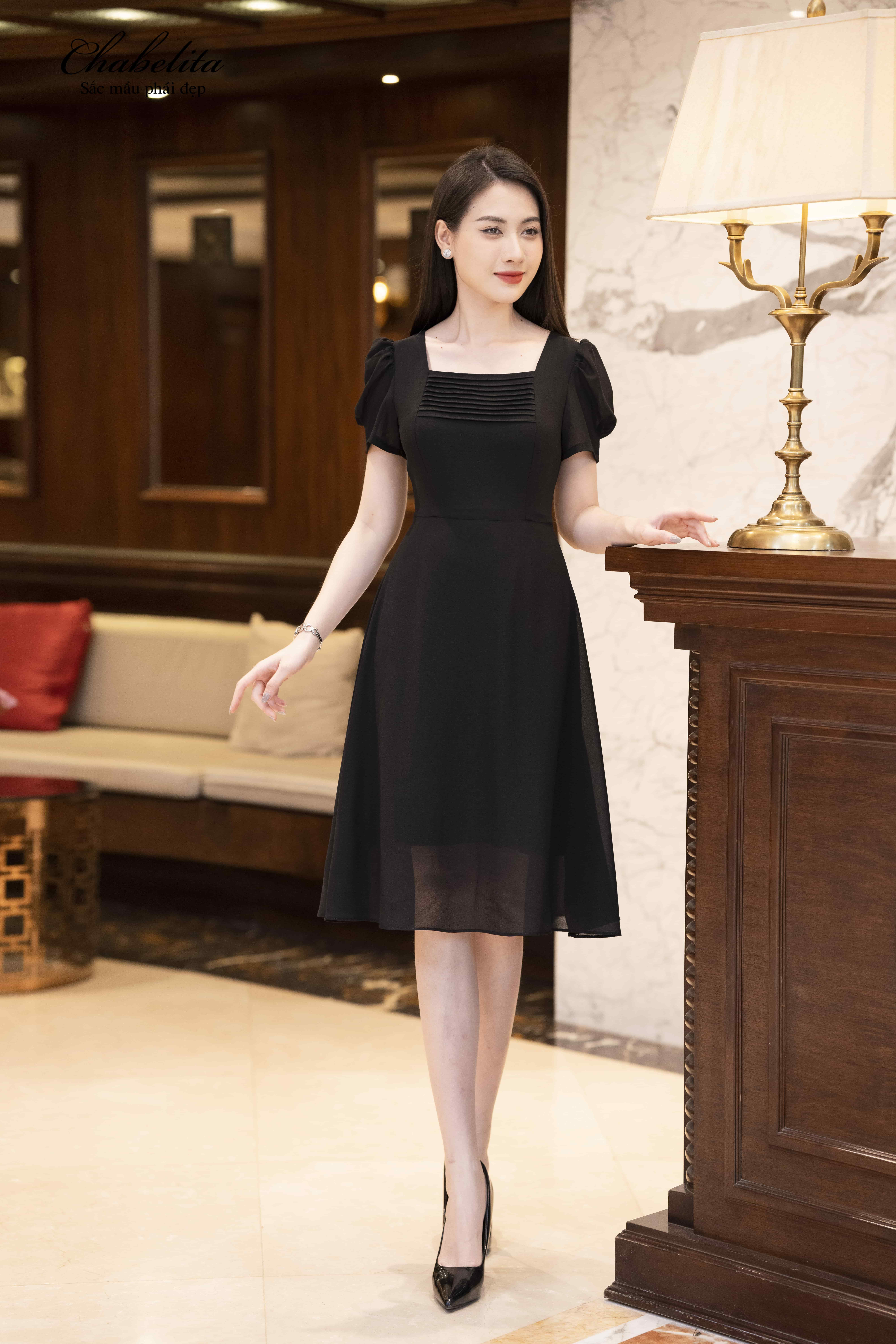 Đầm ly ngực màu đen
