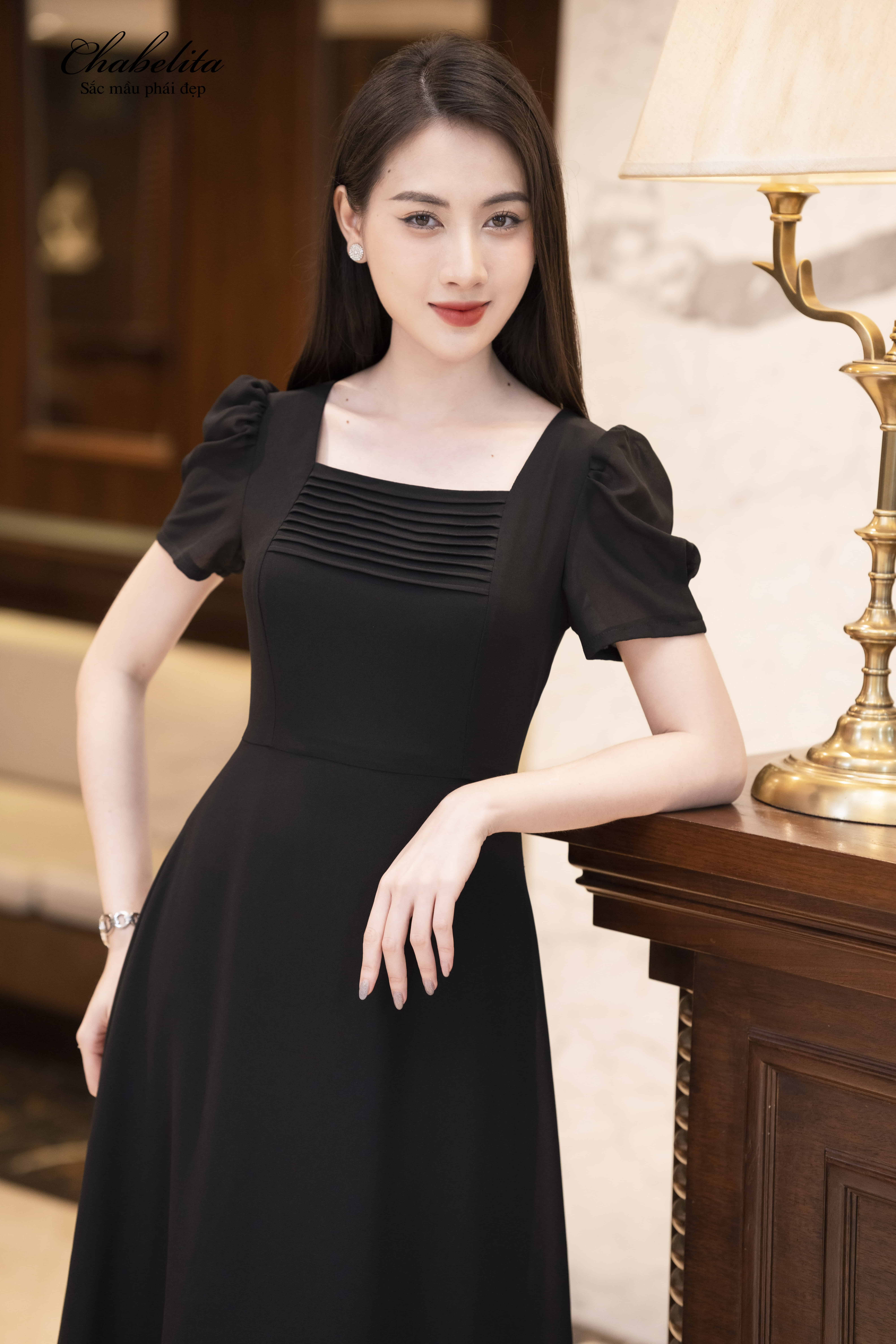 Đầm ly ngực màu đen