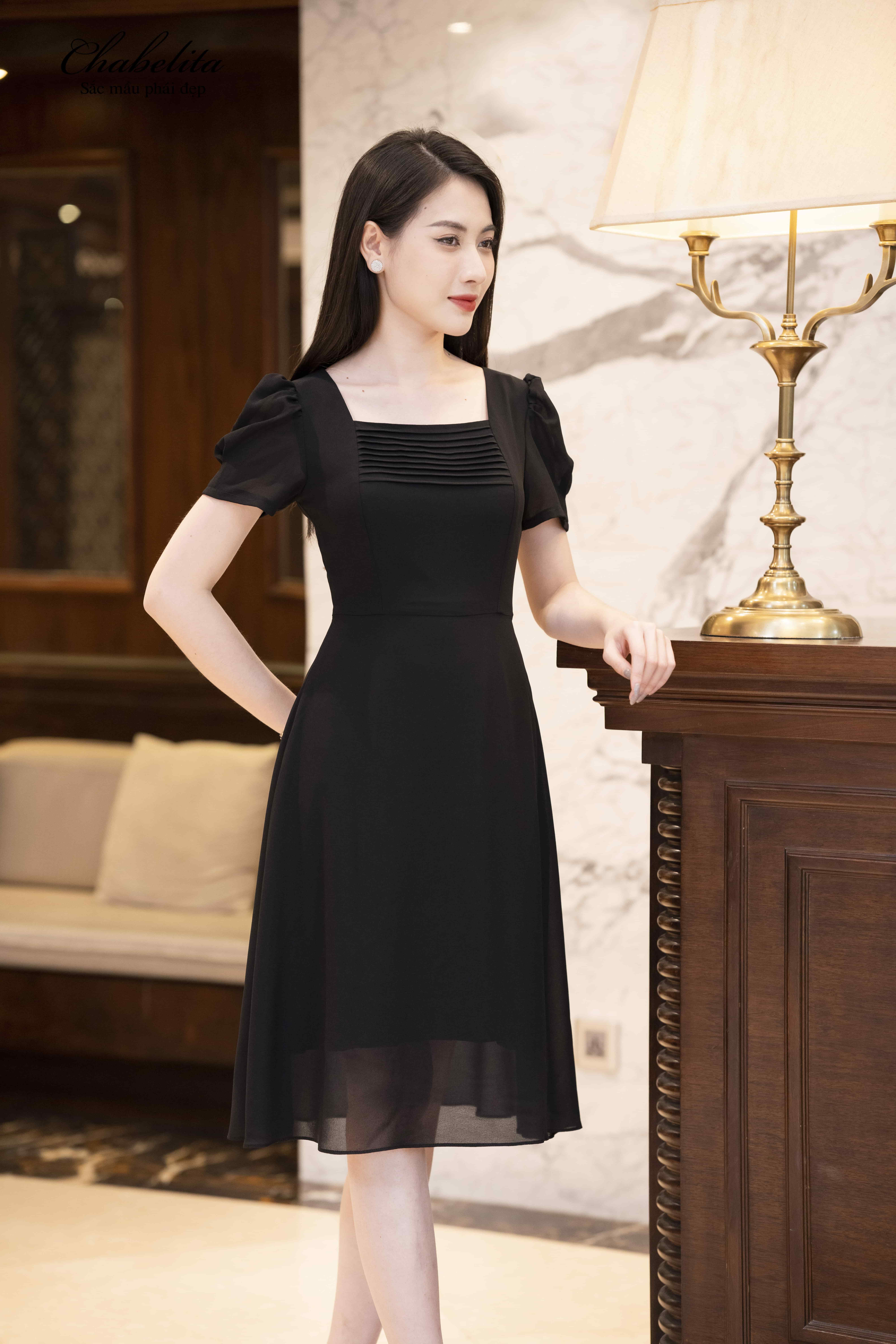 Đầm ly ngực màu đen