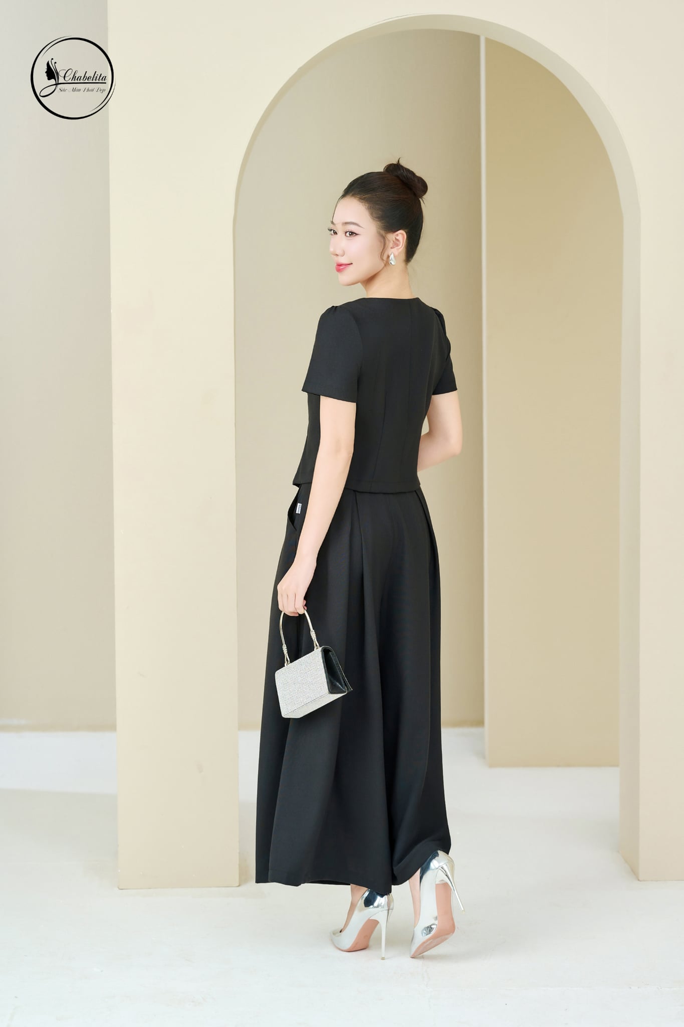 Sét bộ áo sơ mi tay cộc đính hoa nổi màu đen