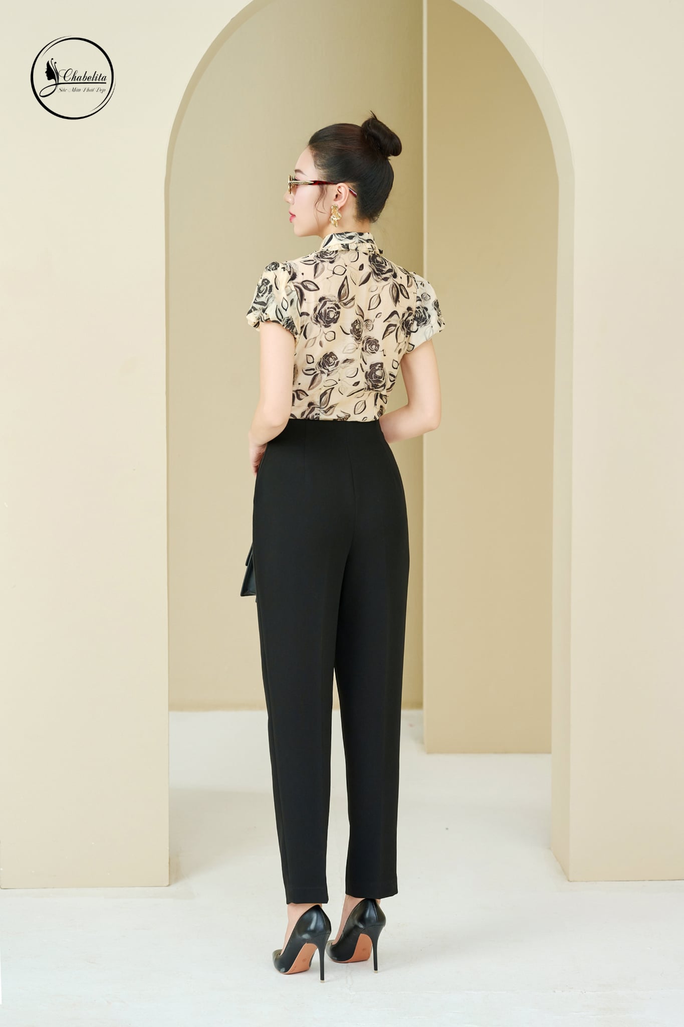 Áo sơ mi cổ đức phối bèo hoa đen