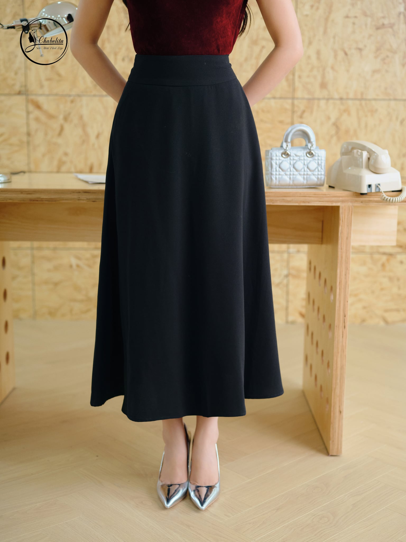 Chân váy xòe màu đen