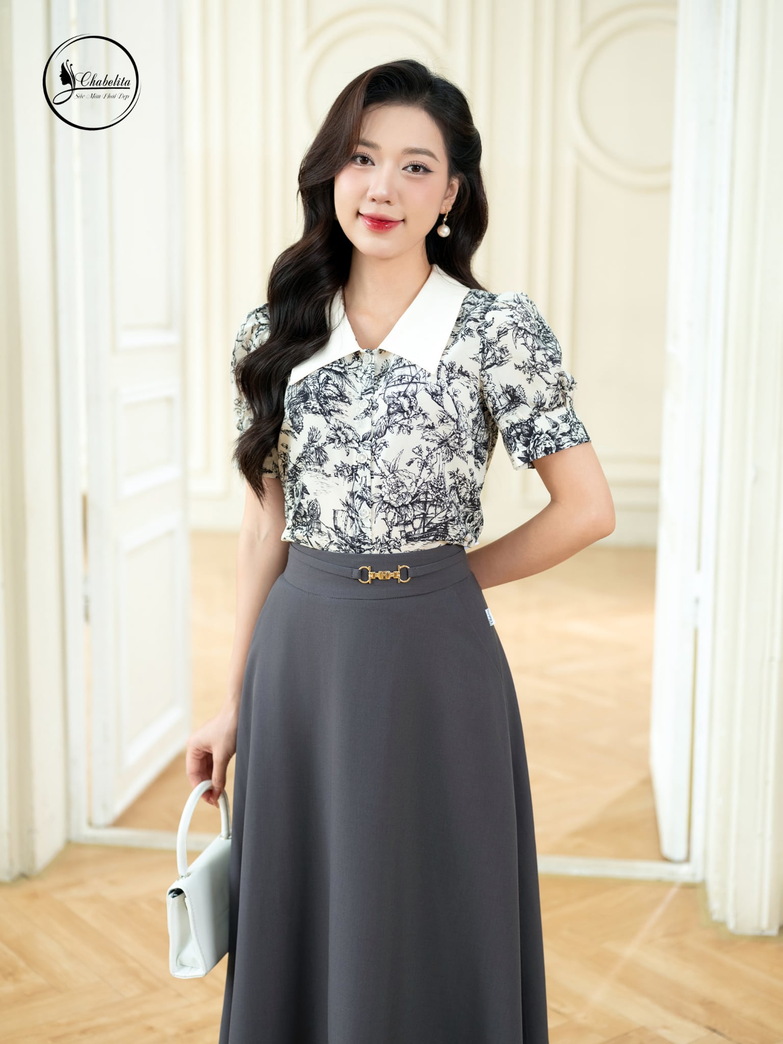 Áo sơ mi hoa phối cổ màu đen