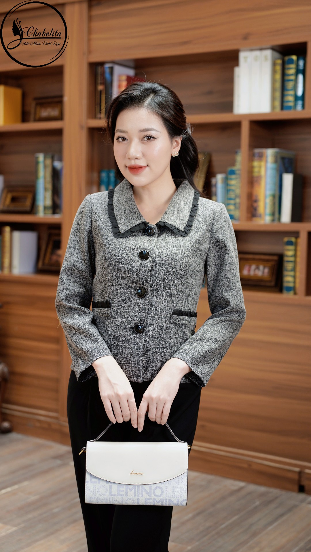 Áo vest viền ren phối cổ nơ màu đen