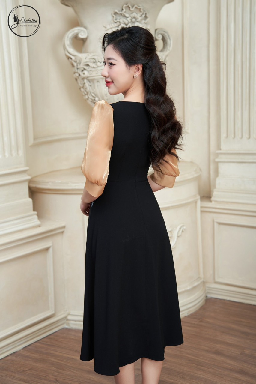 Đầm phối tay ngực màu đen