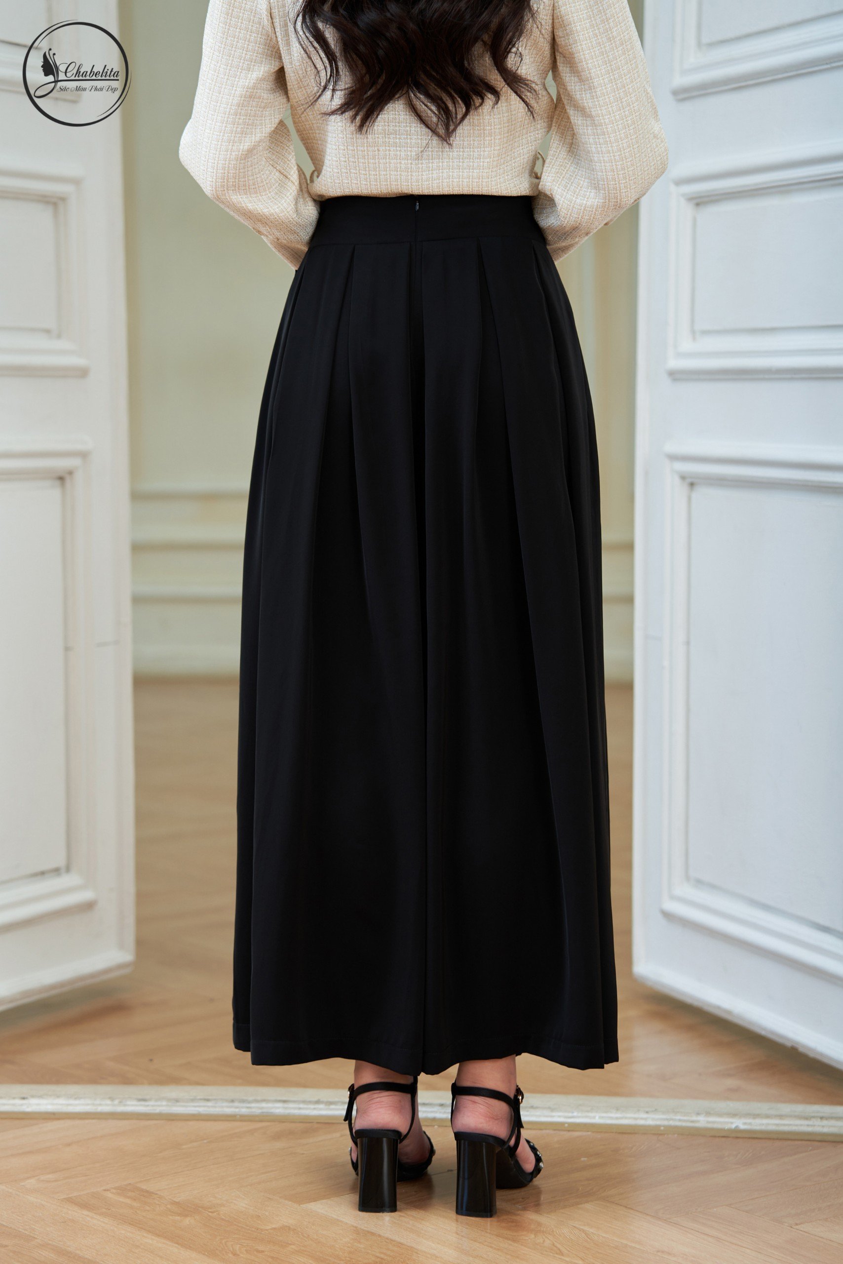 Quần xếp ly màu đen