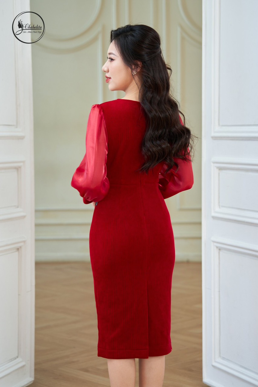 Đầm nhung ôm phối hoa ngực màu đỏ