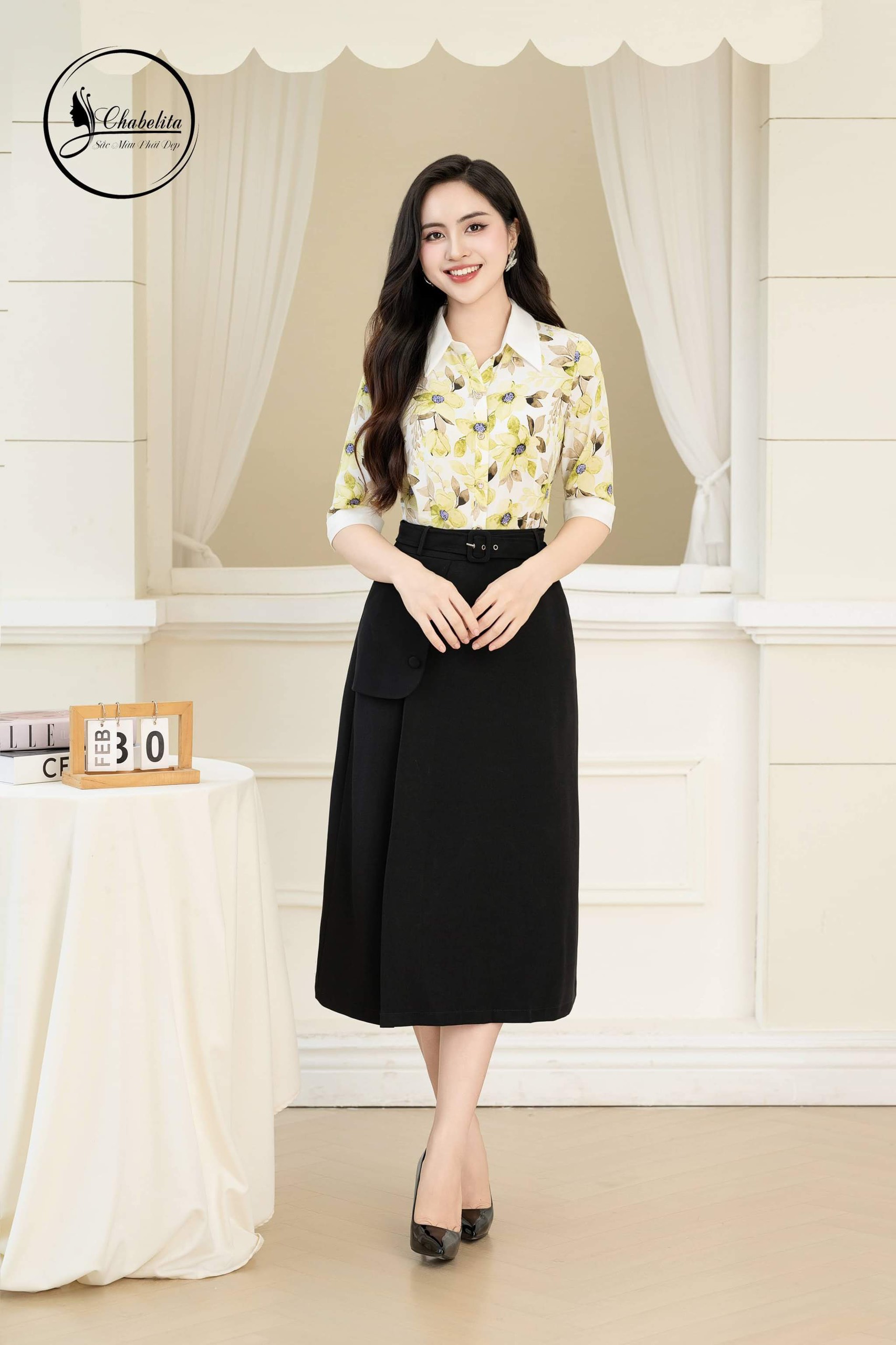 Áo sơ mi tay lỡ phối cổ nhọn màu xanh