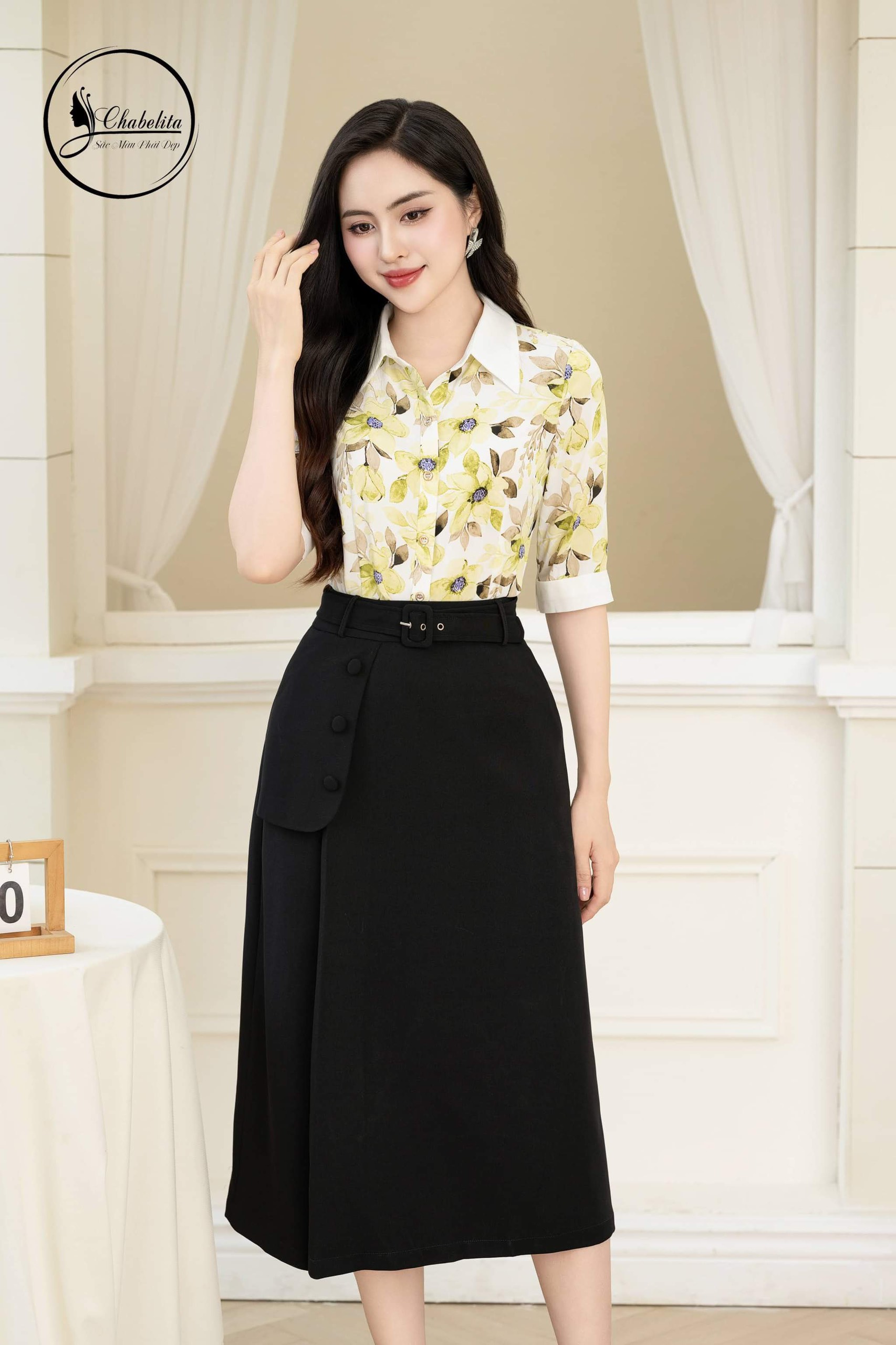 Áo sơ mi tay lỡ phối cổ nhọn màu xanh