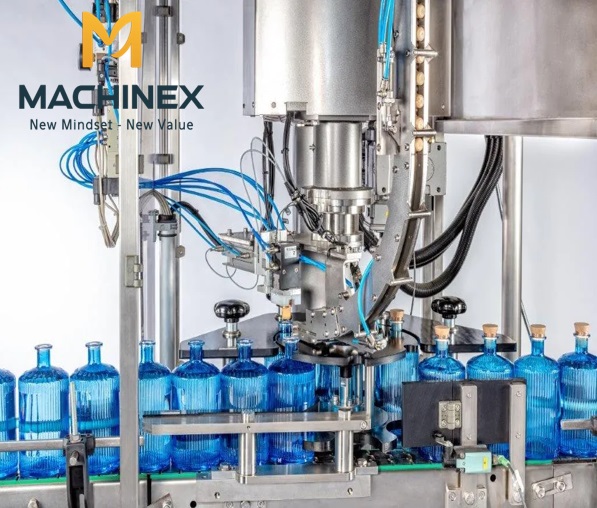 Công nghệ lọc RO và UV/ozone trong dây chuyền sản xuất nước uống đóng bình hoạt động ra sao?