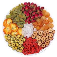 Tự tay làm món hoa quả sấy đãi khách ngày tết