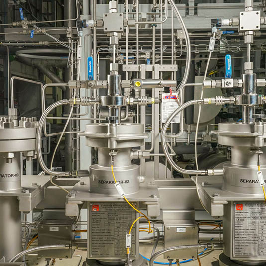Chưng cất tinh dầu bằng công nghệ CO2 siêu tới hạn